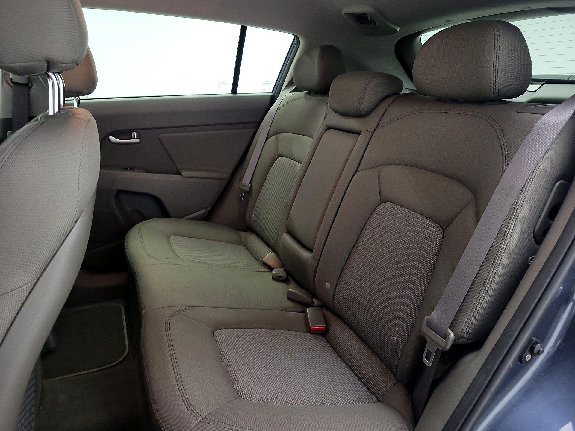 Thumbnail: 2016 Kia Sportage - 18