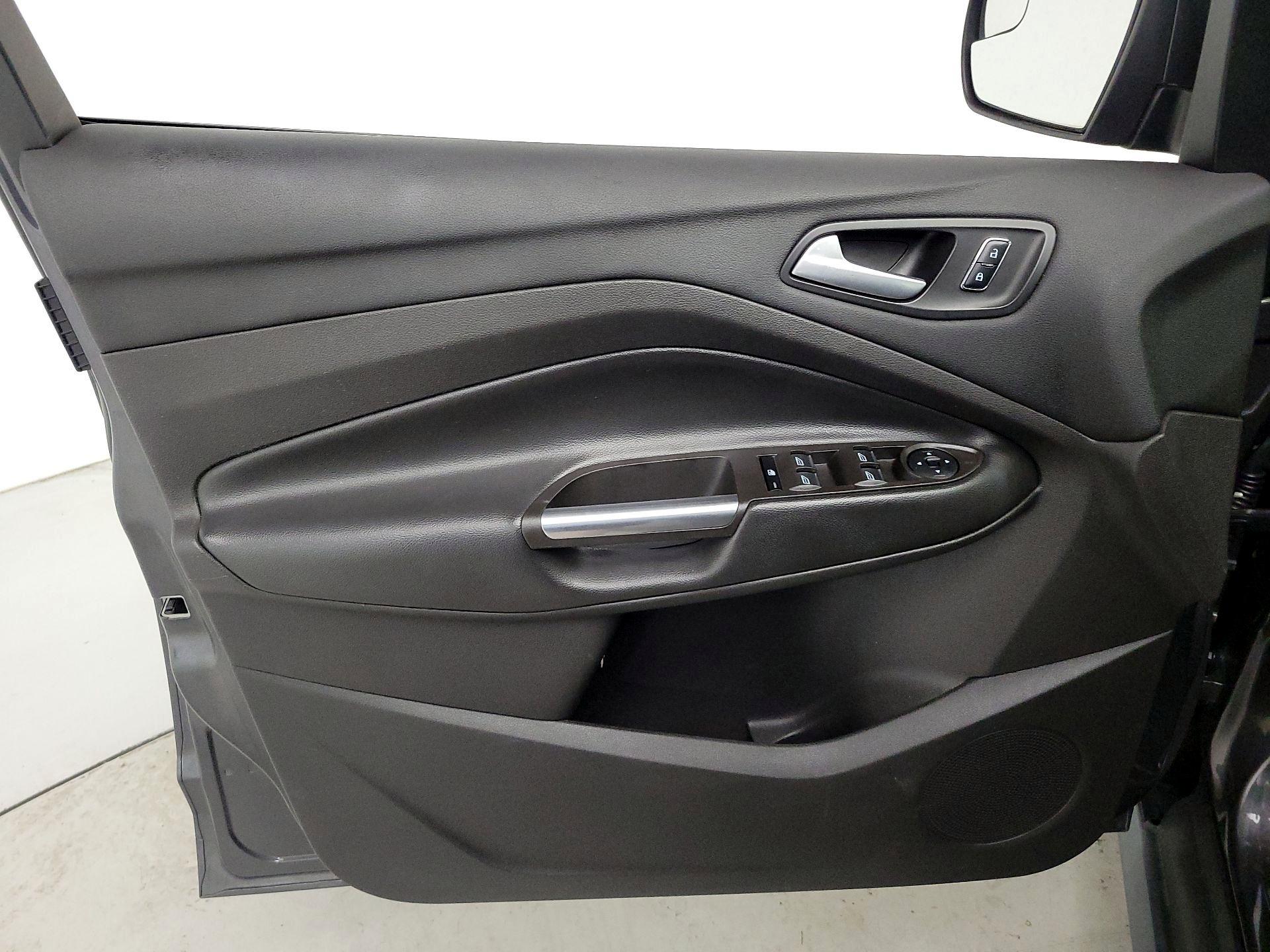 Thumbnail: 2015 Ford C-Max - 12