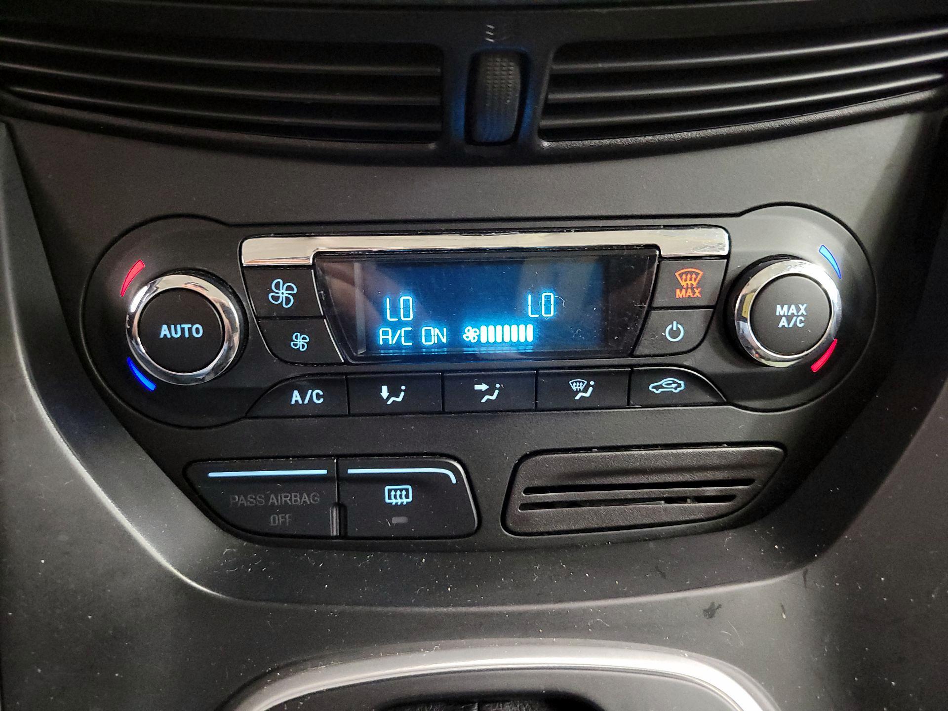 Thumbnail: 2015 Ford C-Max - 15