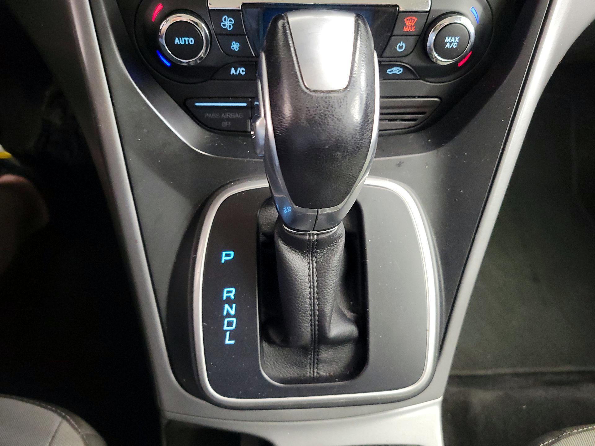 Thumbnail: 2015 Ford C-Max - 16