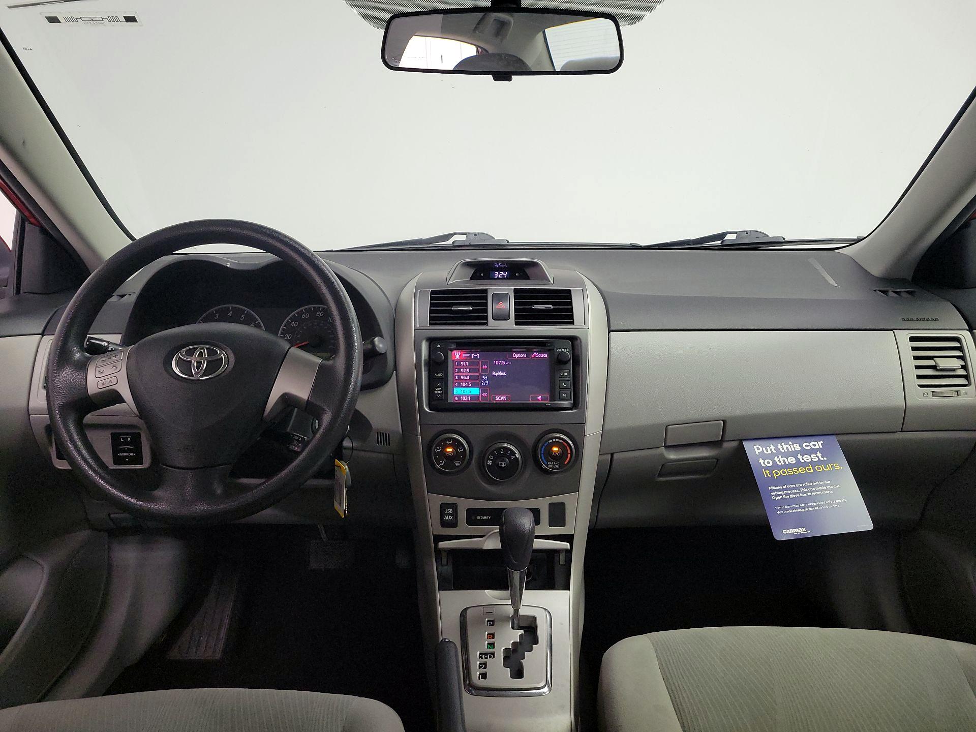 Thumbnail: 2013 Toyota Corolla - 9