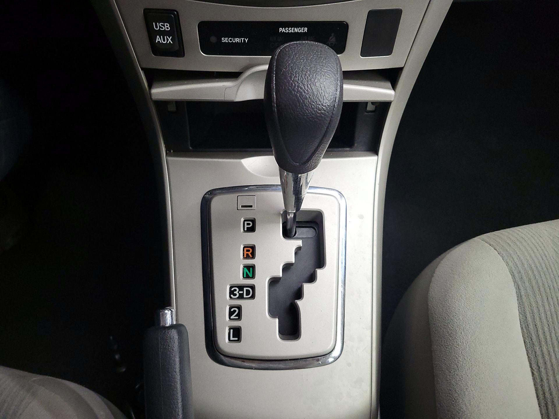 Thumbnail: 2013 Toyota Corolla - 16