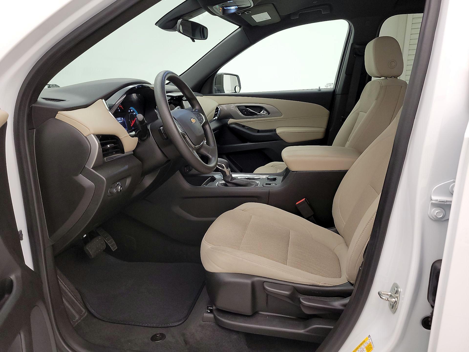 Thumbnail: 2022 Chevrolet Traverse - 11