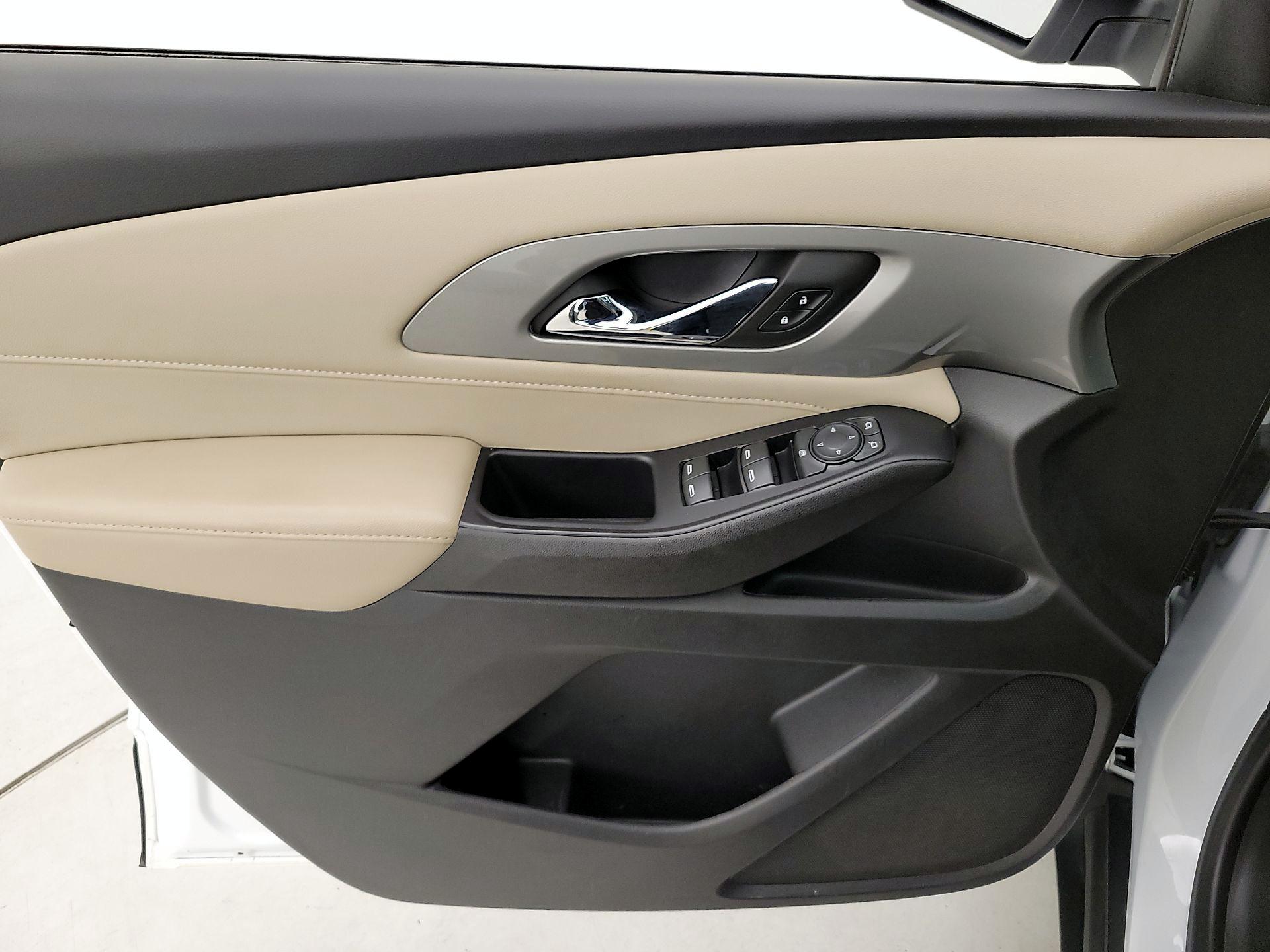 Thumbnail: 2022 Chevrolet Traverse - 12