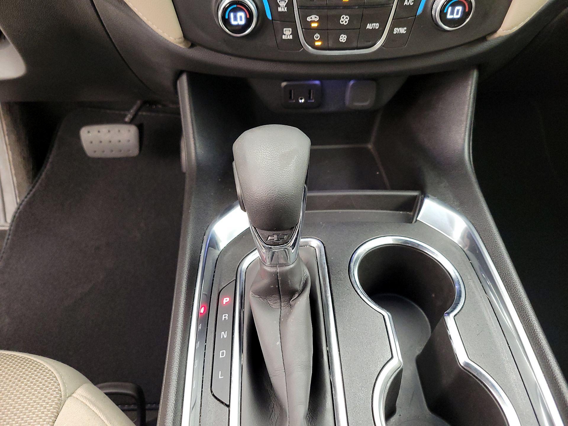 Thumbnail: 2022 Chevrolet Traverse - 17