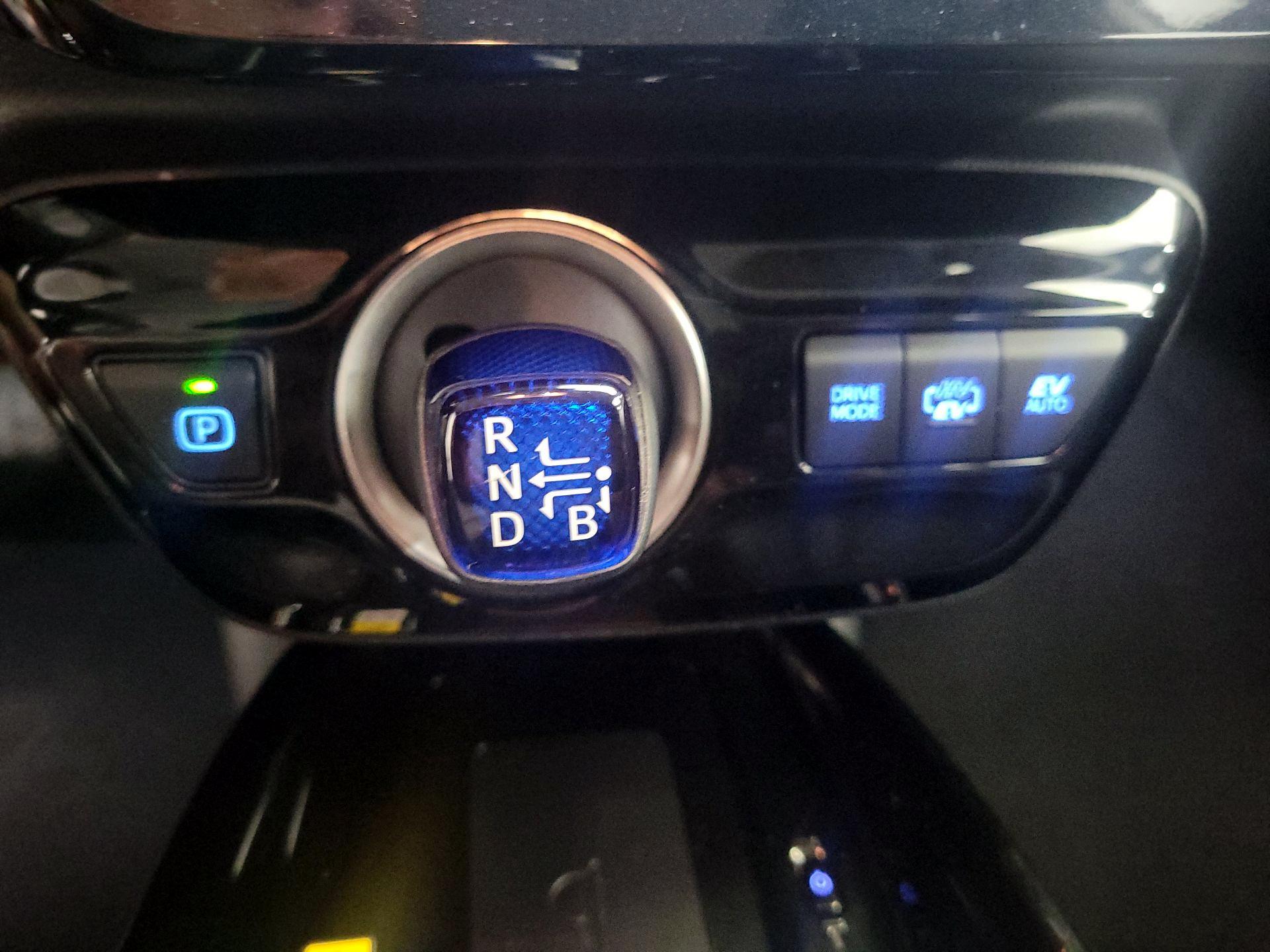 Thumbnail: 2022 Toyota Prius Prime - 18