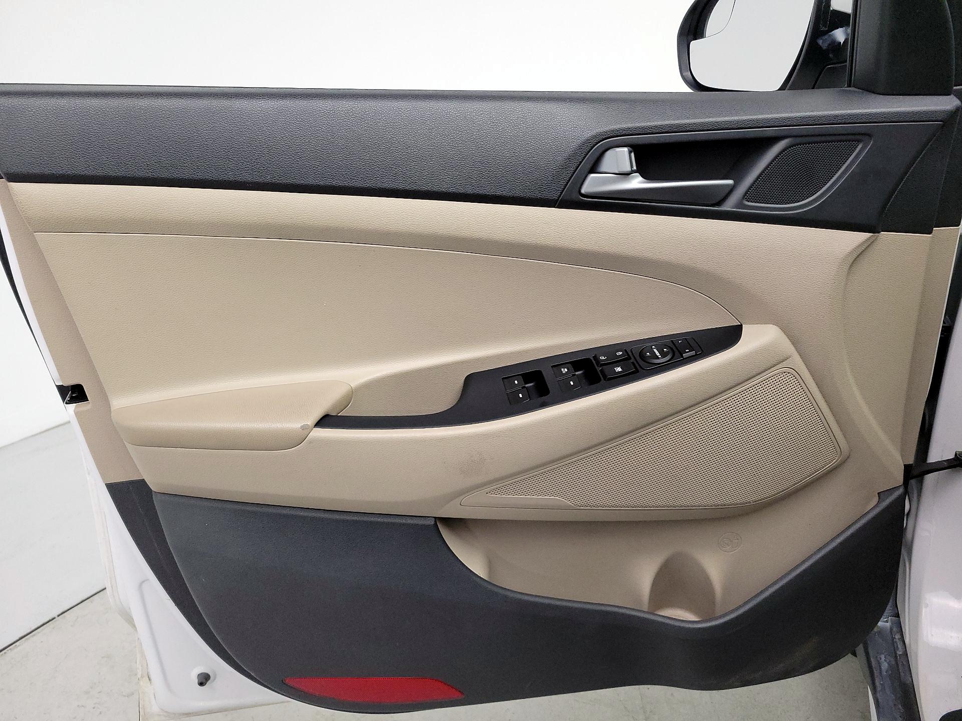 Thumbnail: 2017 Hyundai Tucson - 12