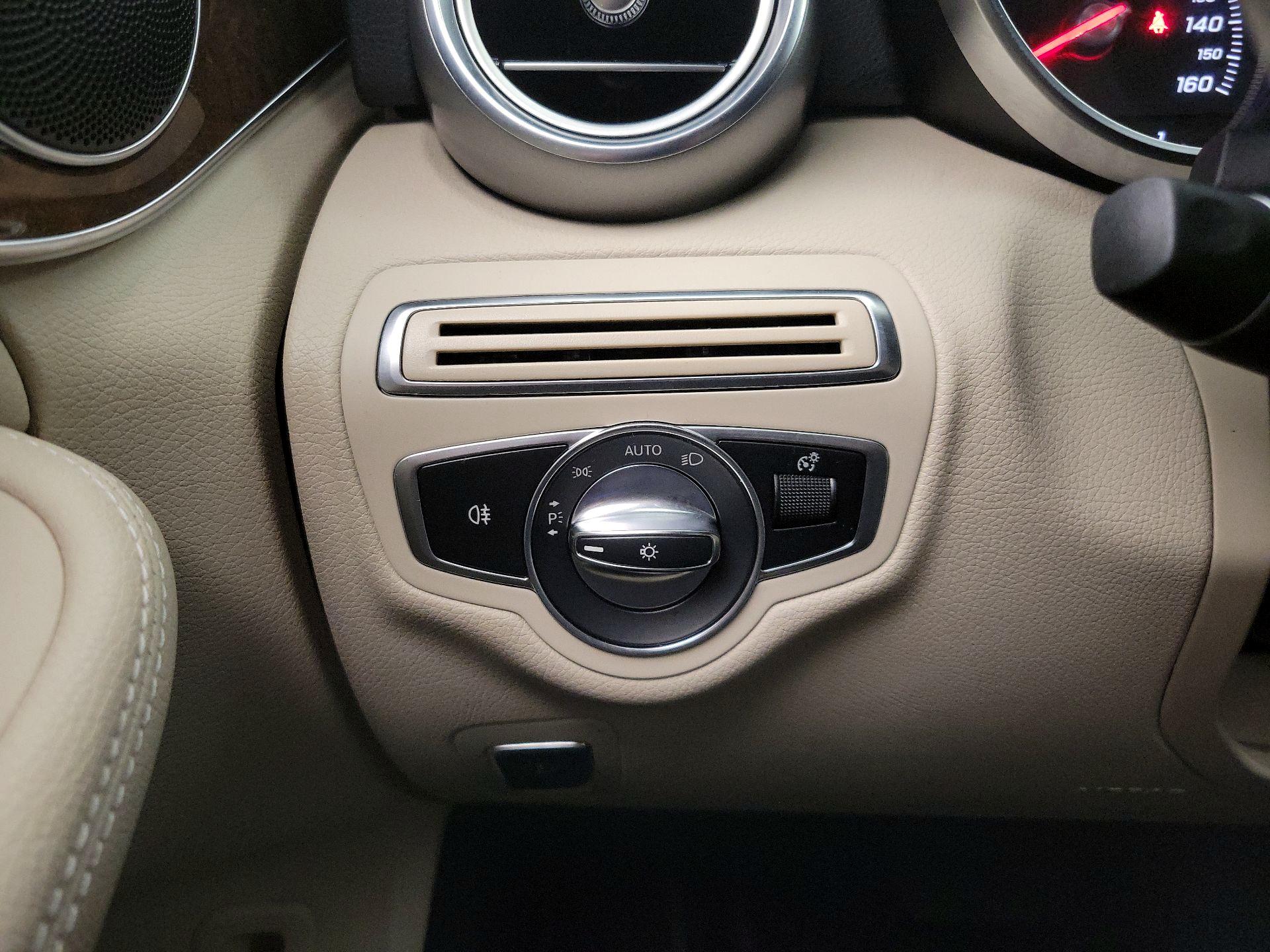 Thumbnail: 2018 Mercedes-Benz C-Class - 13