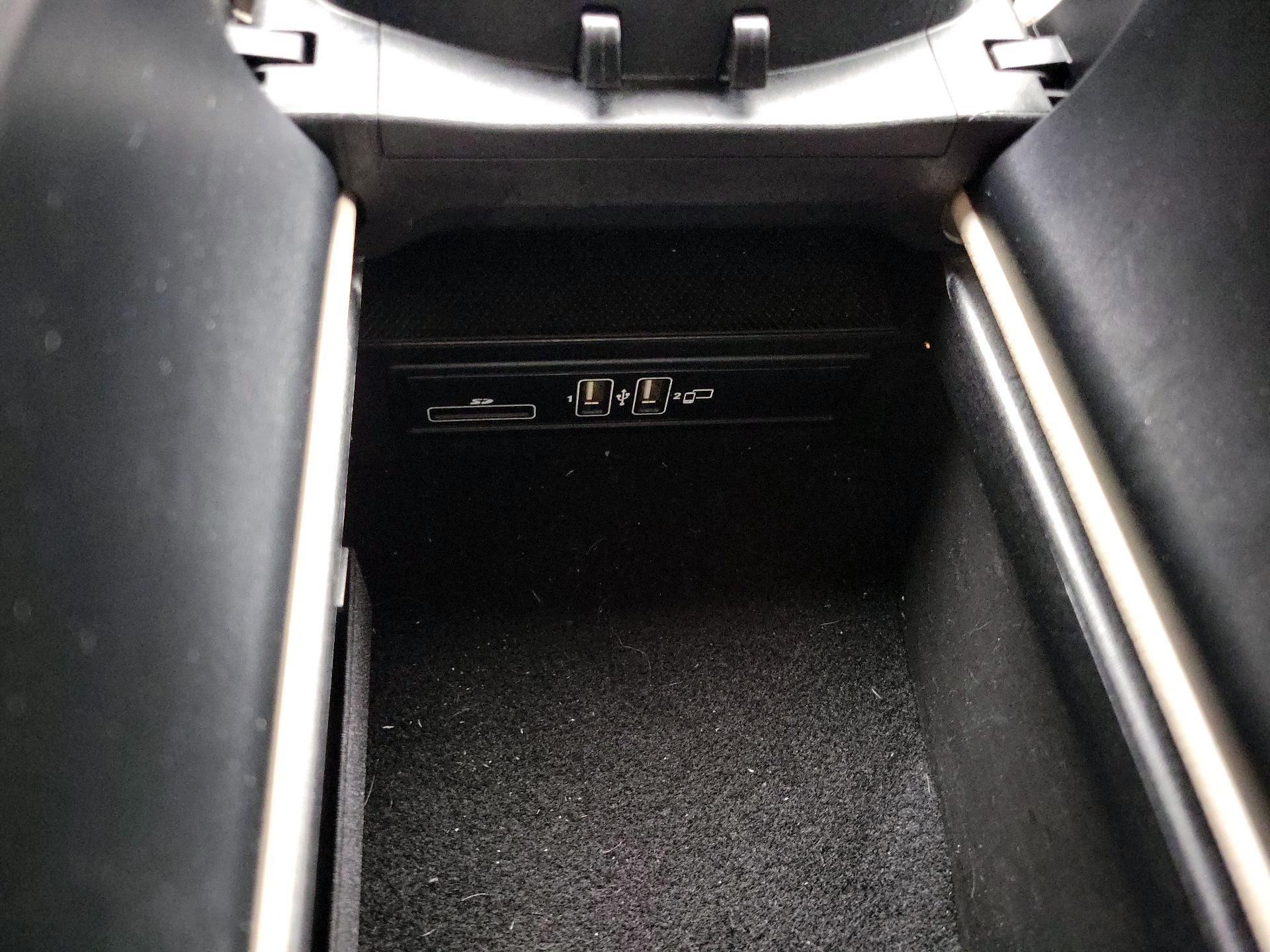 Thumbnail: 2018 Mercedes-Benz C-Class - 18