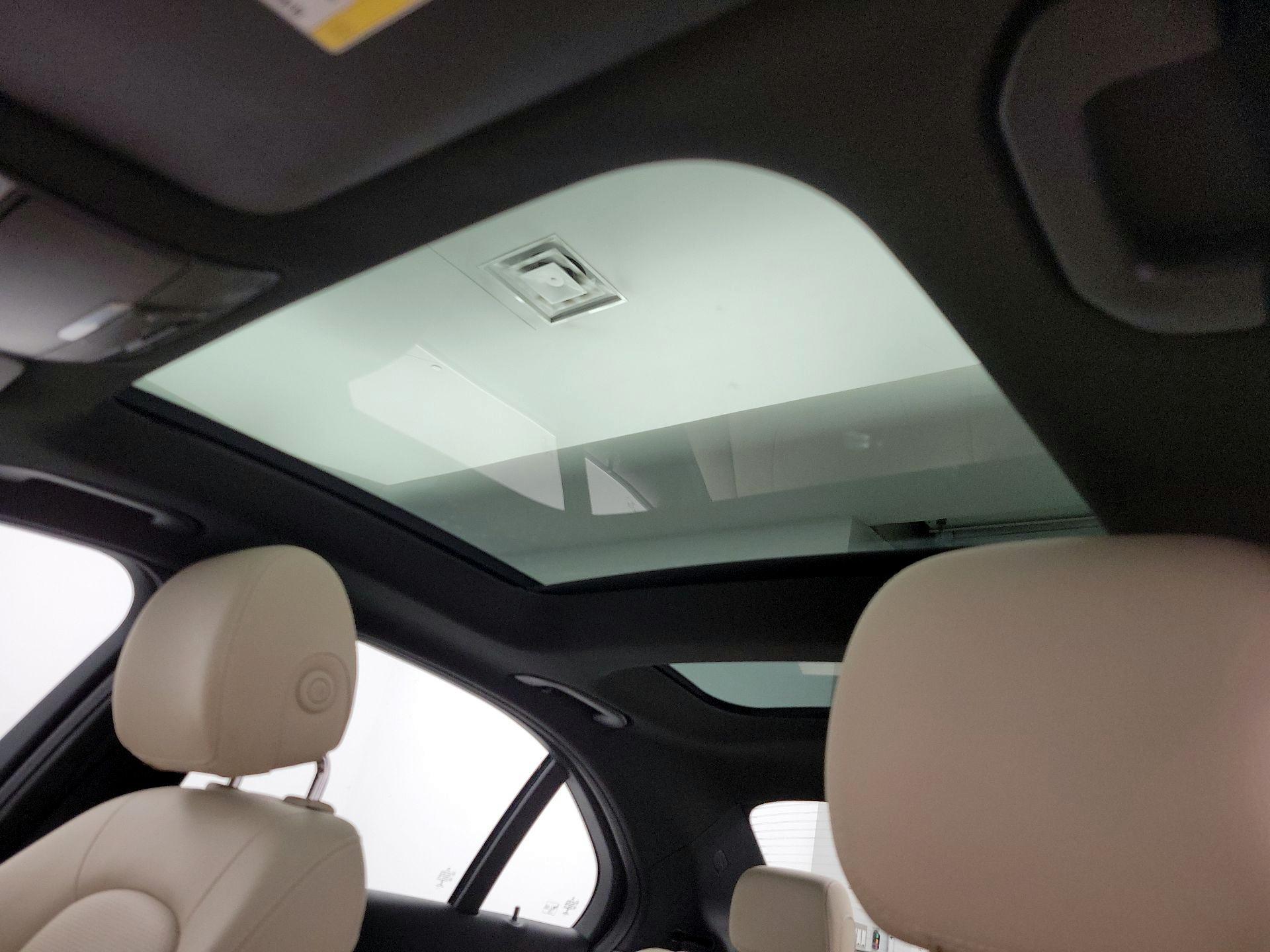 Thumbnail: 2018 Mercedes-Benz C-Class - 19