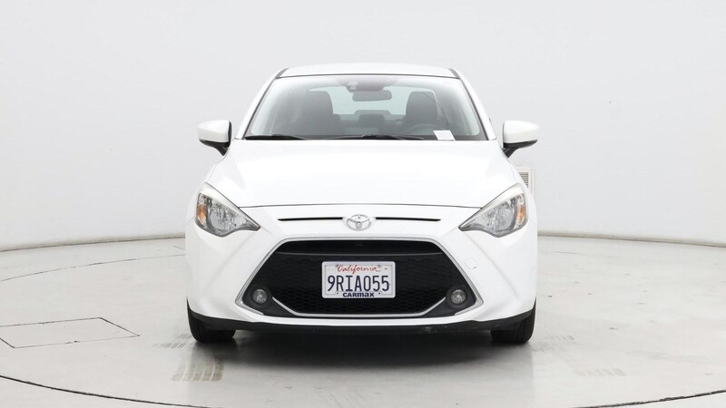 2019 Toyota Yaris LE 5