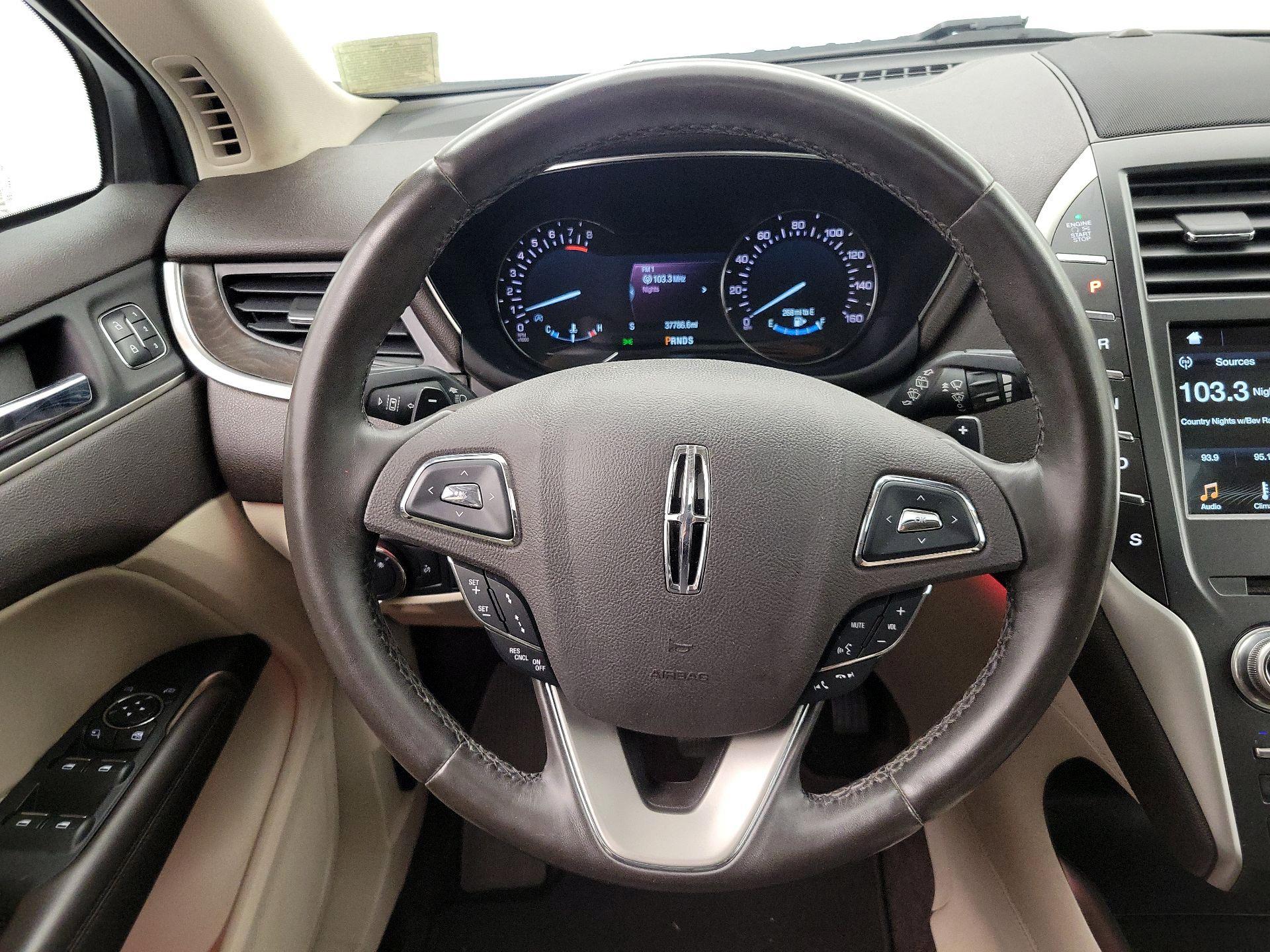 Thumbnail: 2017 Lincoln MKC - 10