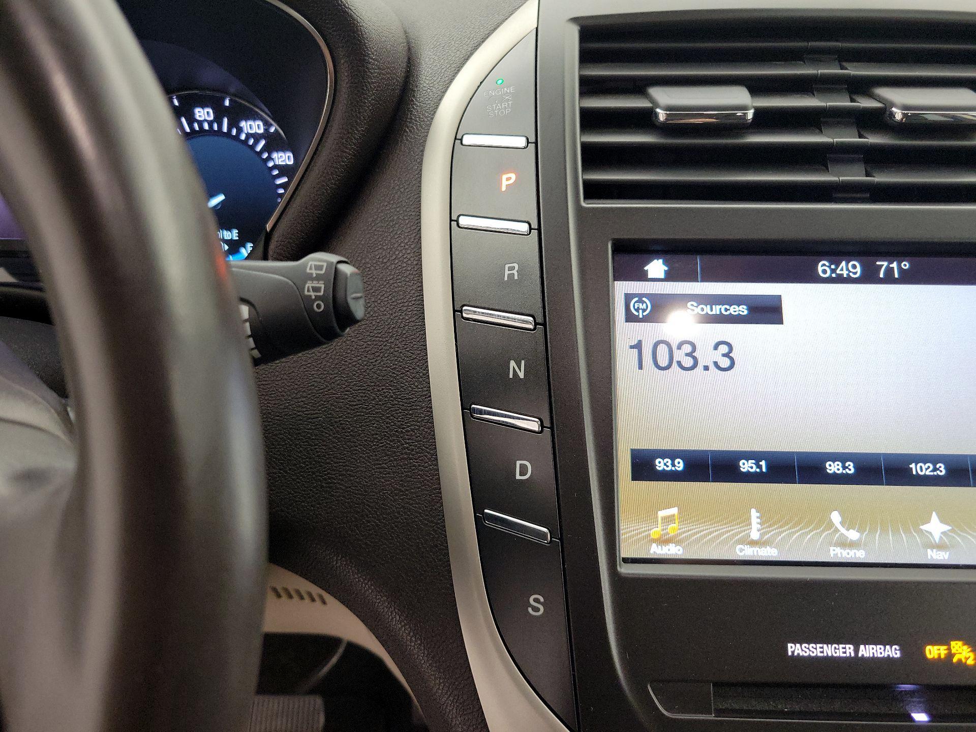 Thumbnail: 2017 Lincoln MKC - 18