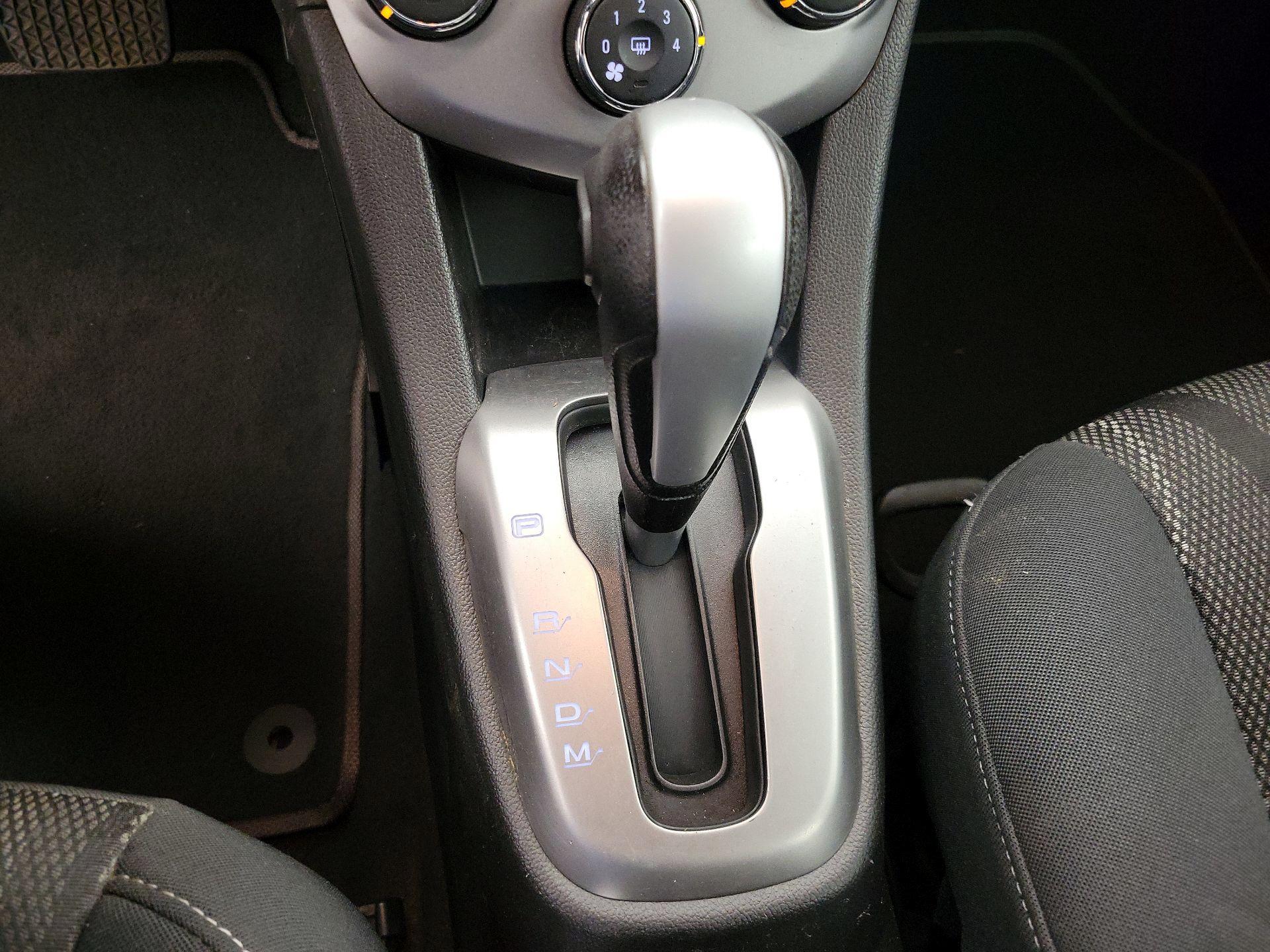 Thumbnail: 2017 Chevrolet Sonic - 17