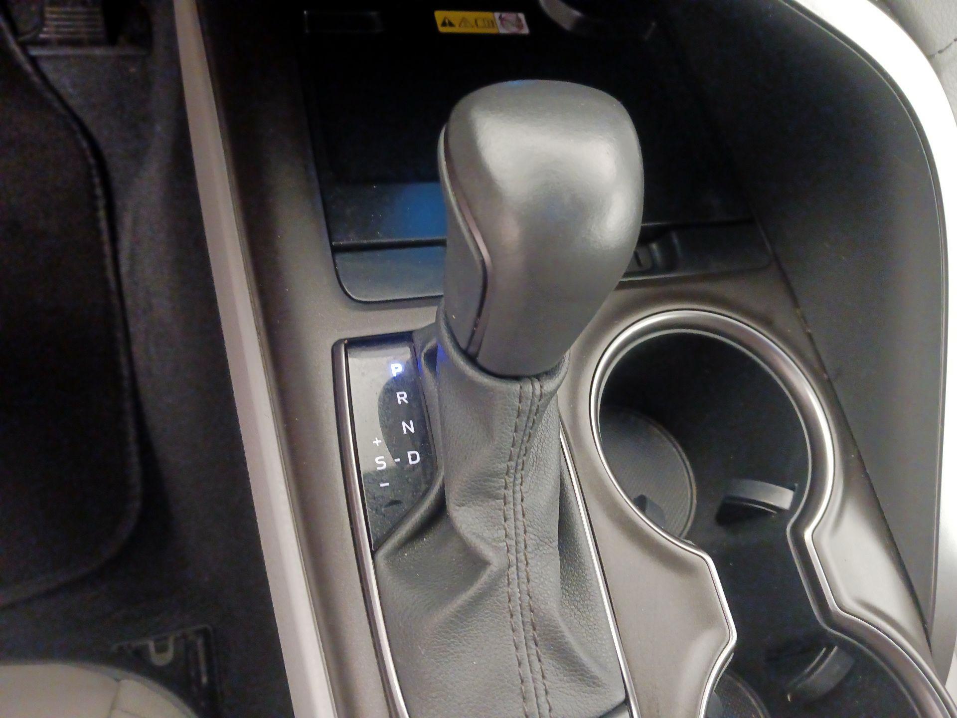 Thumbnail: 2023 Toyota Camry - 17