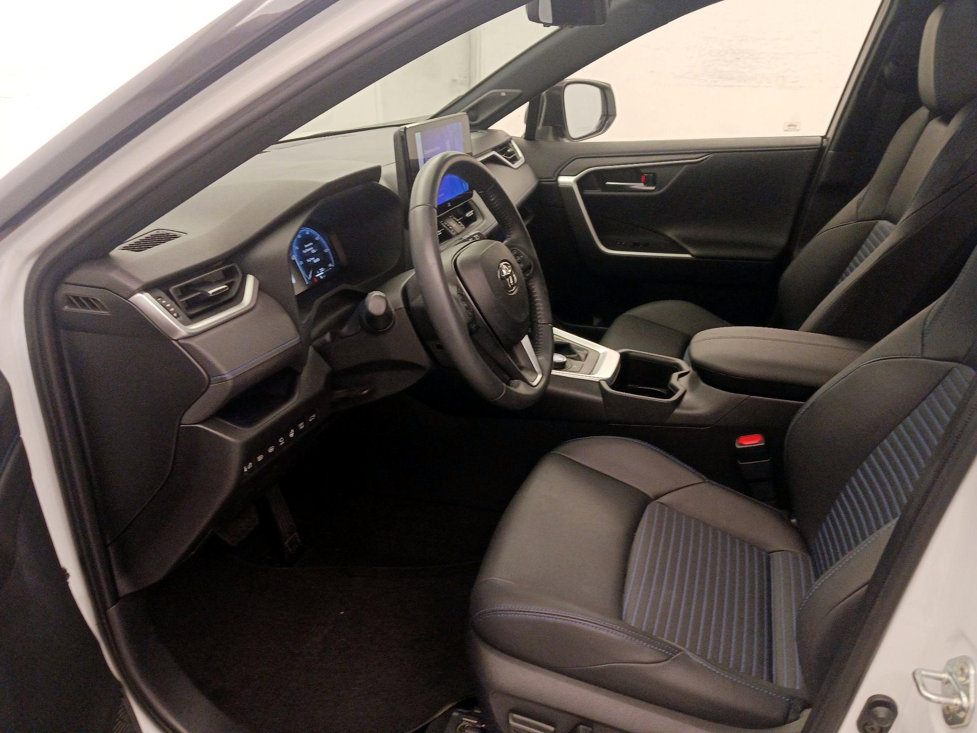 Thumbnail: 2024 Toyota RAV4 - 11