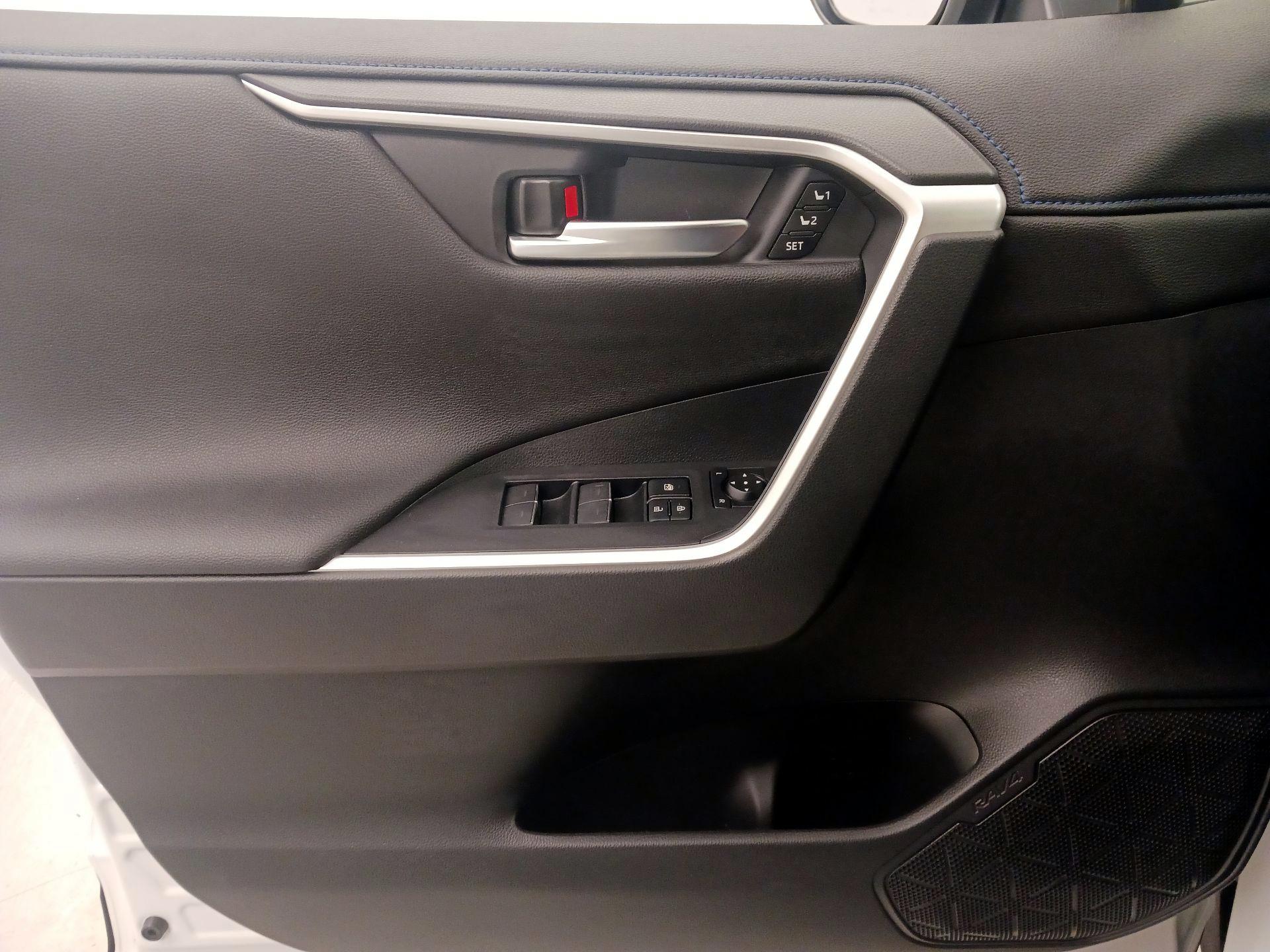 Thumbnail: 2024 Toyota RAV4 - 12