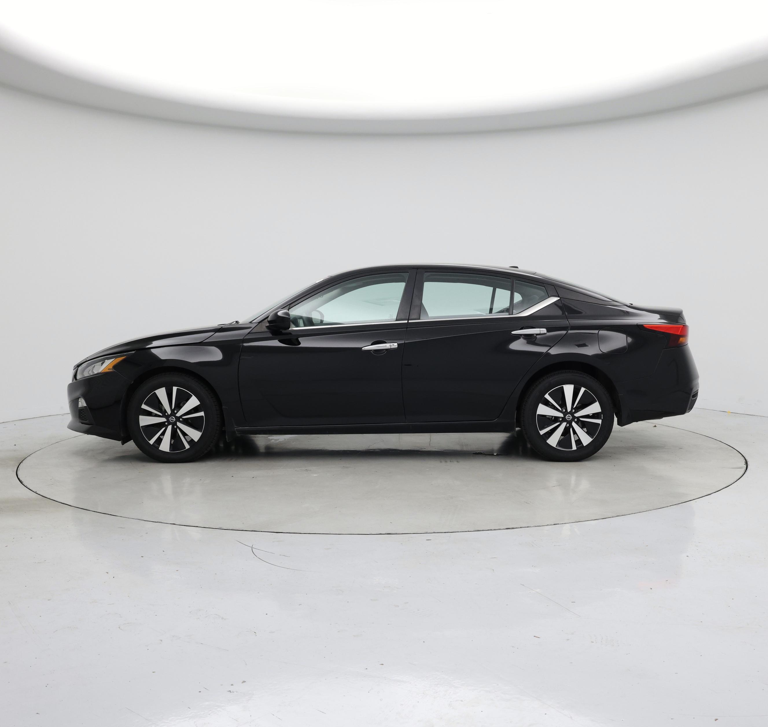 Thumbnail: 2021 Nissan Altima - 3