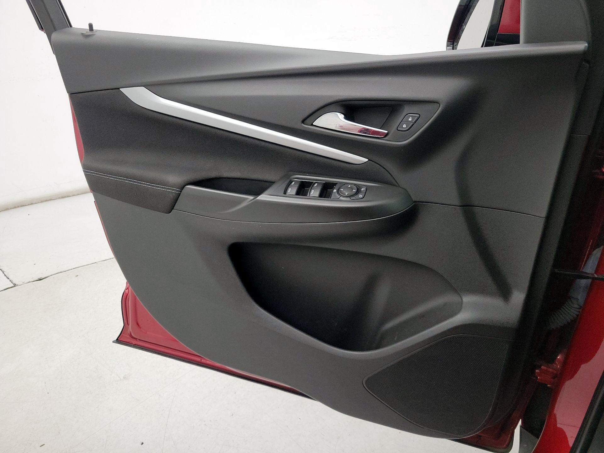 Thumbnail: 2023 Chevrolet Bolt EUV - 12