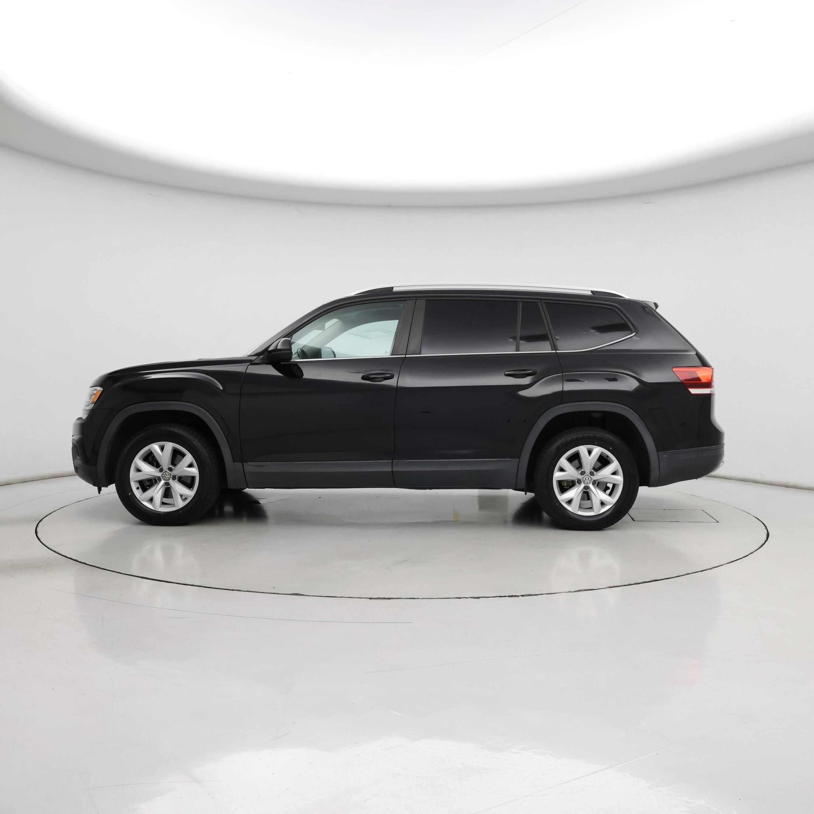 Thumbnail: 2018 Volkswagen Atlas - 3