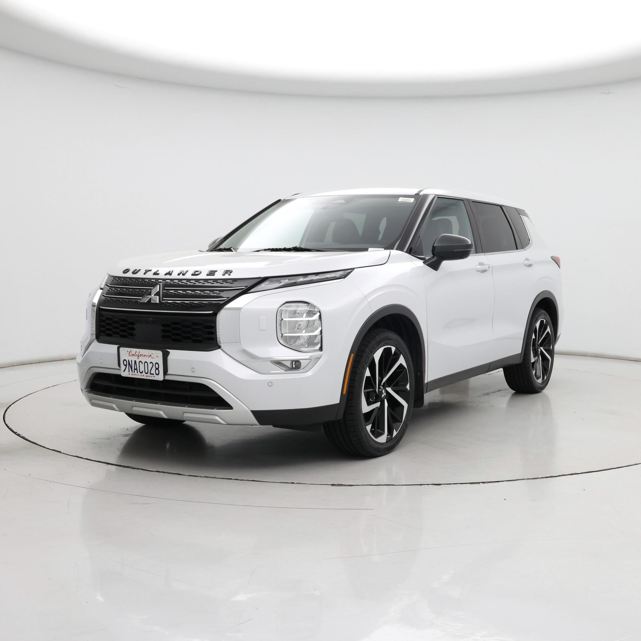 Thumbnail: 2023 Mitsubishi Outlander - 4