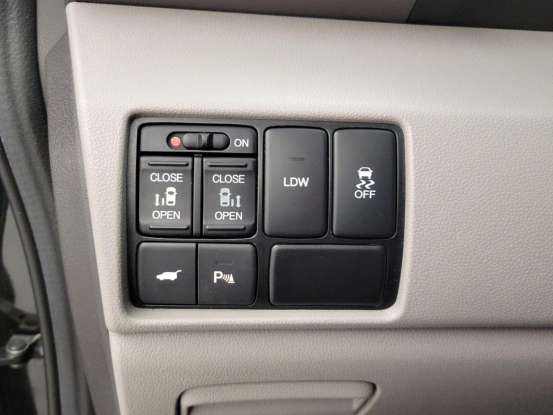 Thumbnail: 2014 Honda Odyssey - 13