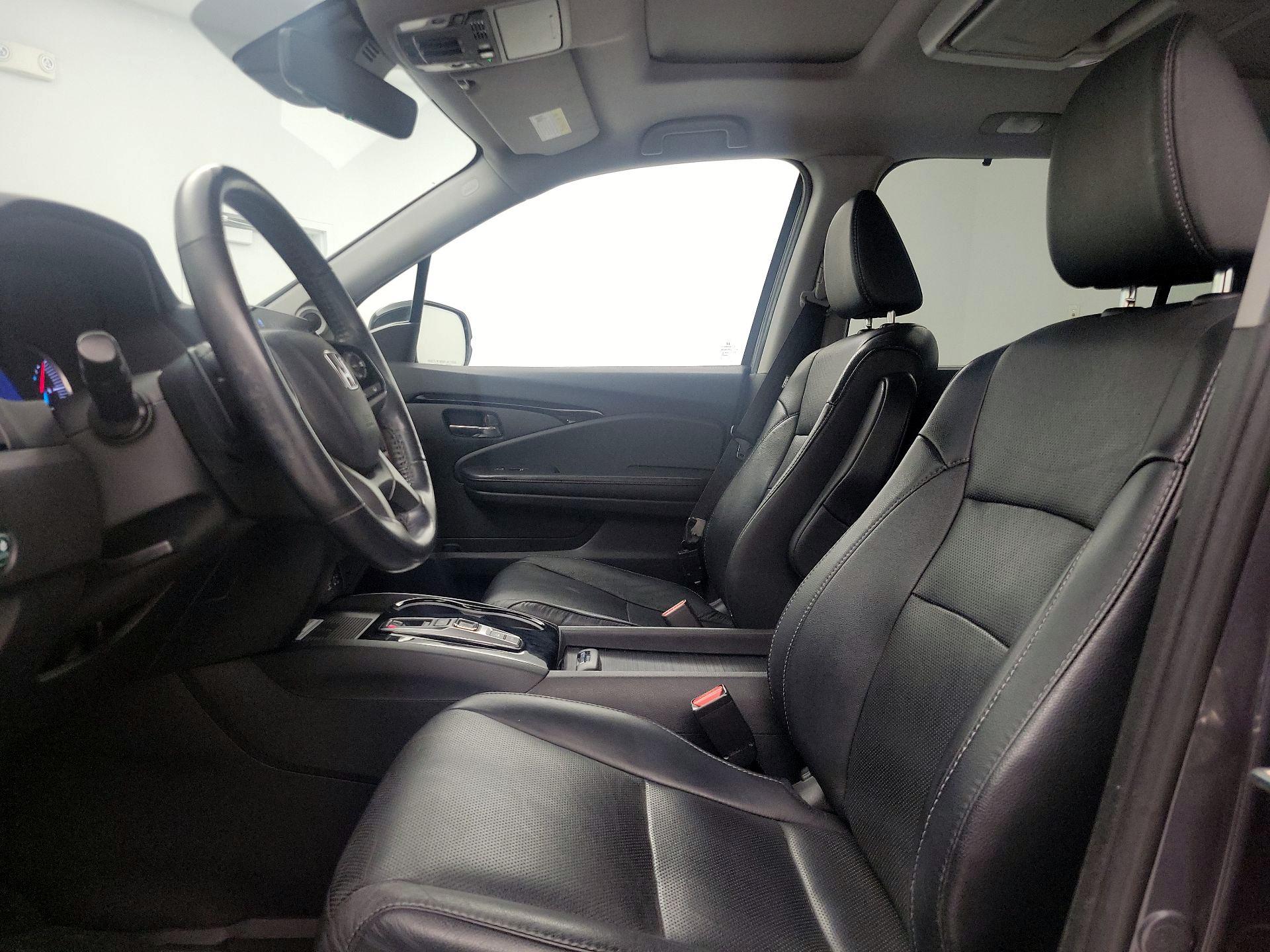 Thumbnail: 2019 Honda Pilot - 11