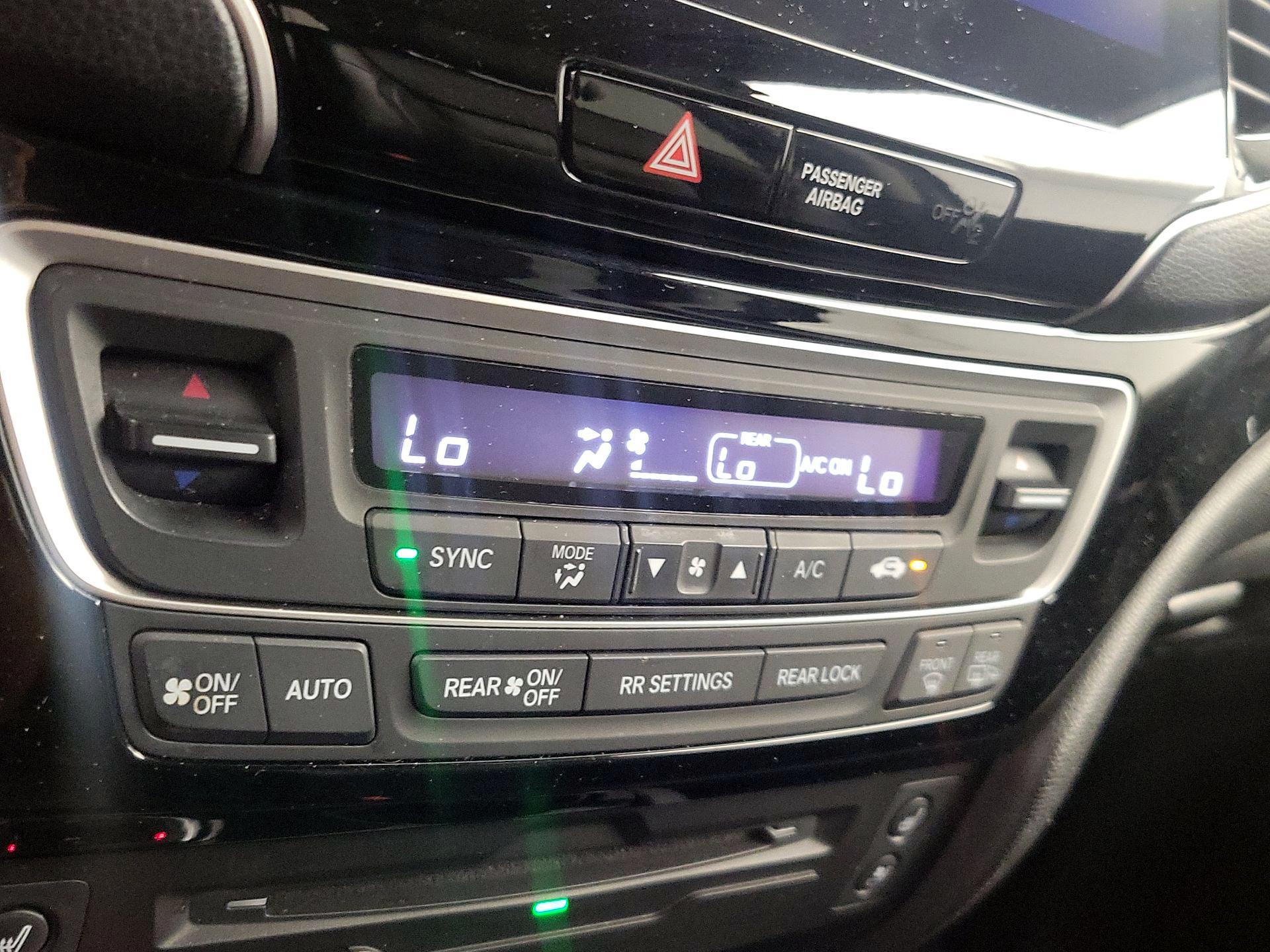 Thumbnail: 2019 Honda Pilot - 17