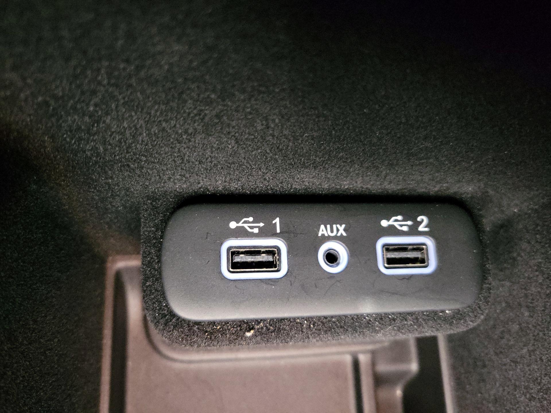 Thumbnail: 2020 Dodge Charger - 18
