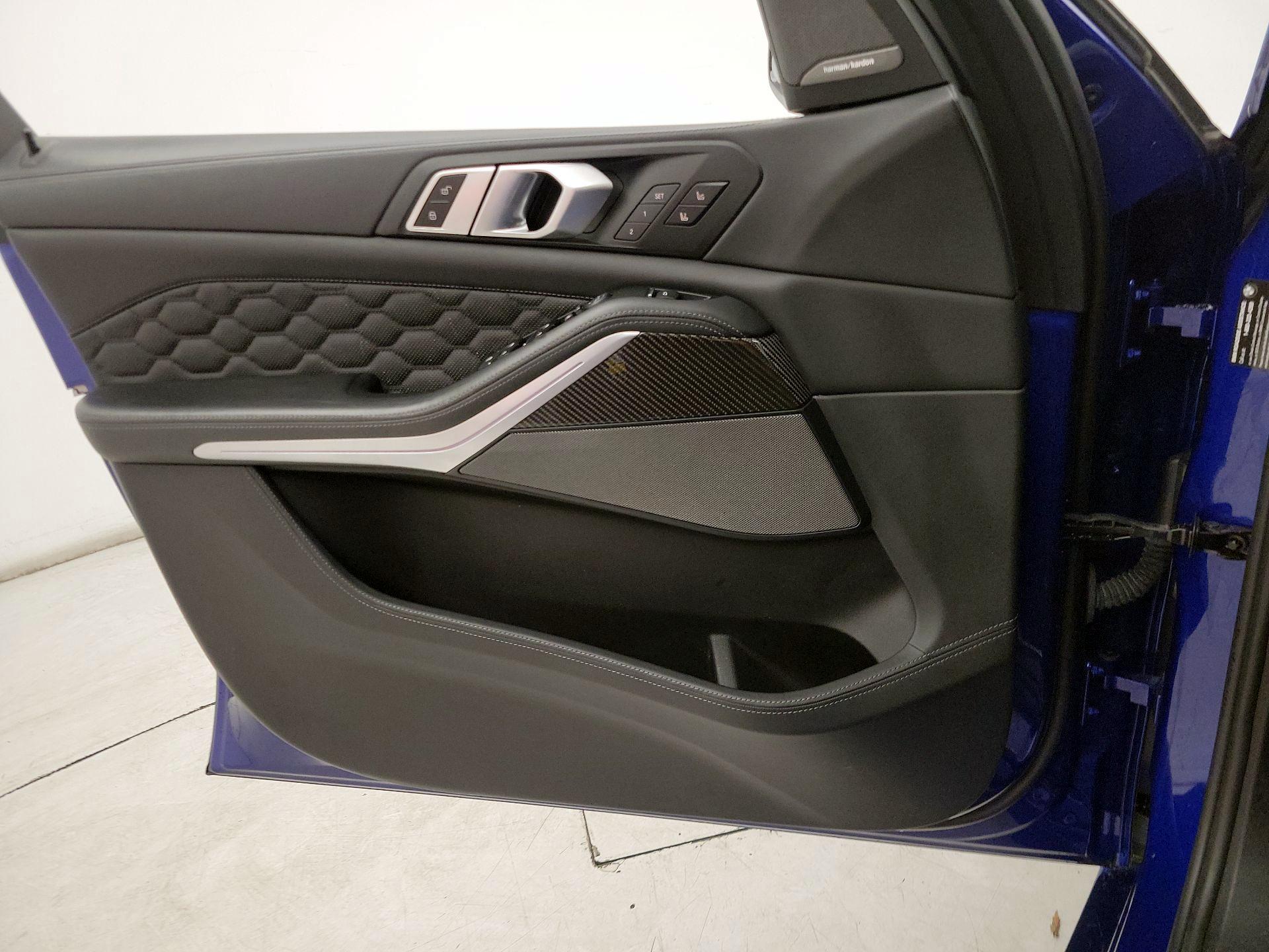 Thumbnail: 2022 BMW X5 - 12