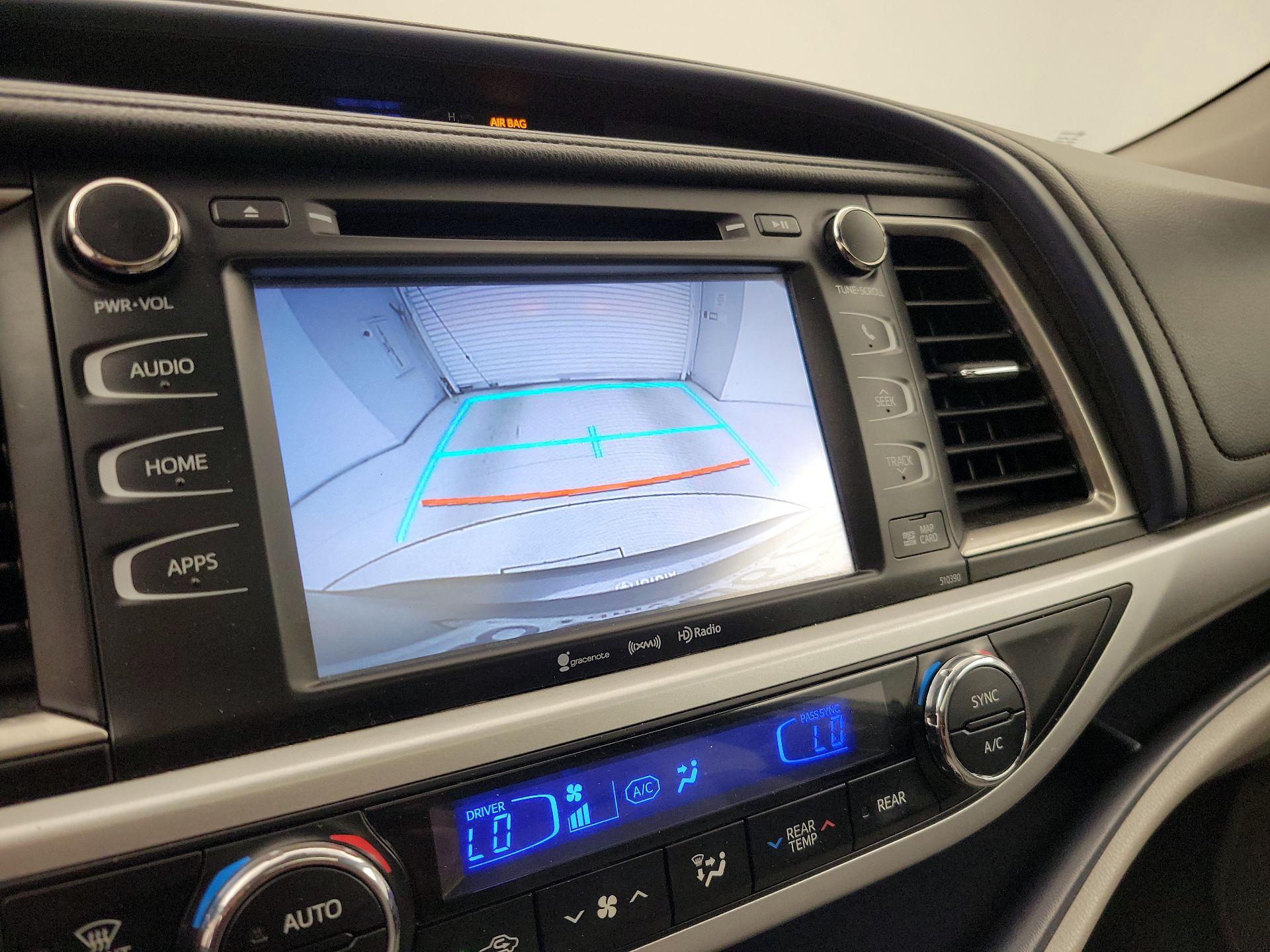 Thumbnail: 2019 Toyota Highlander - 14