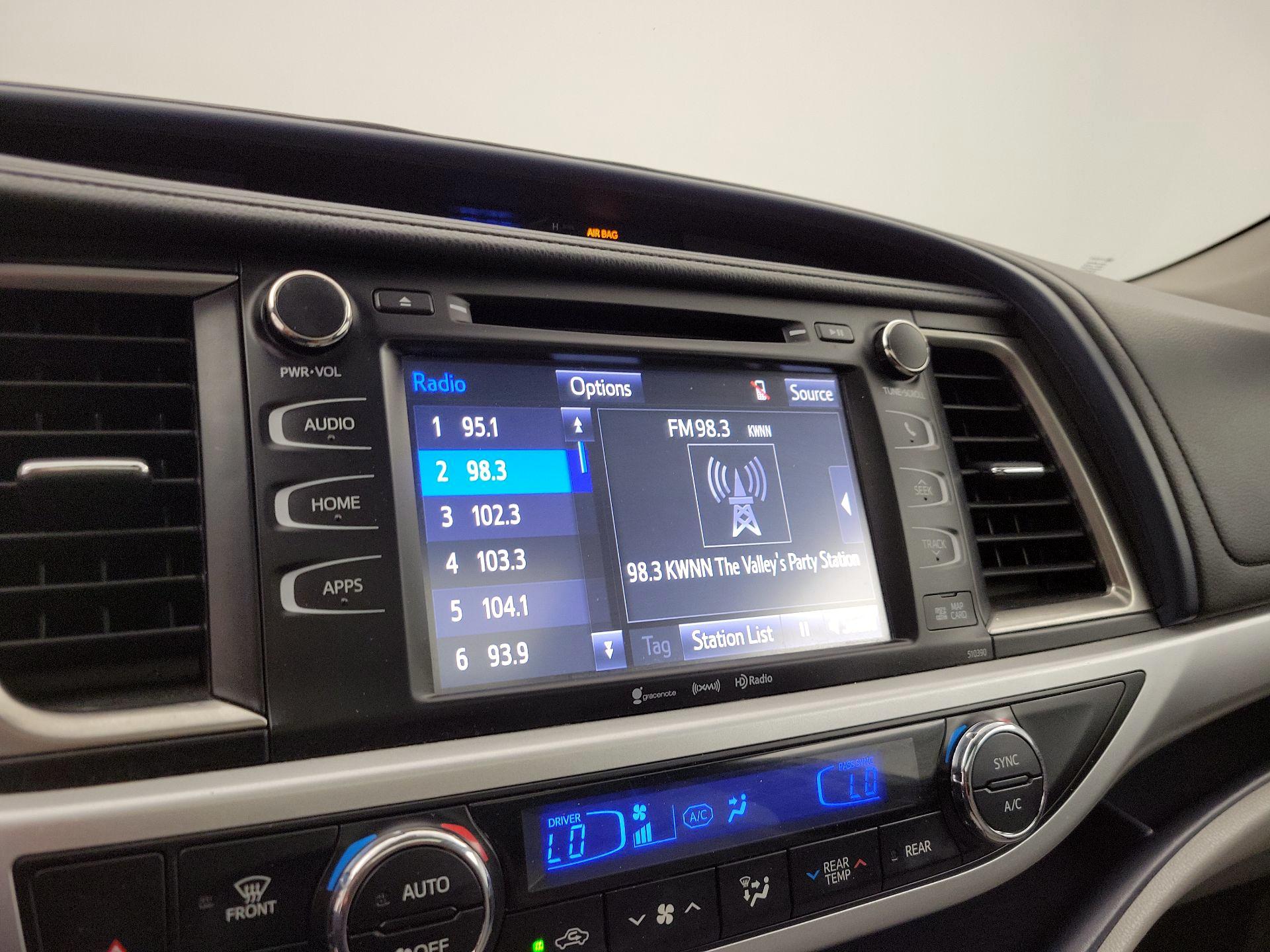 Thumbnail: 2019 Toyota Highlander - 15