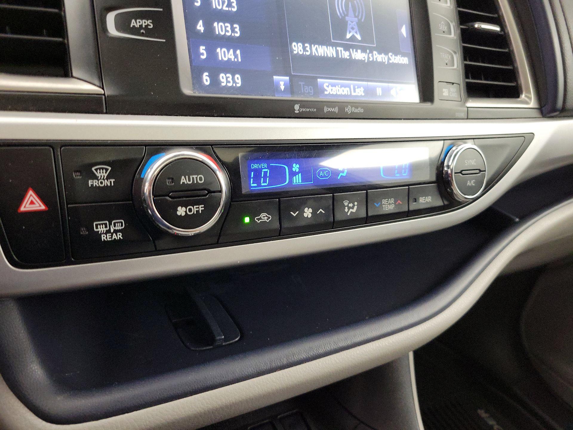 Thumbnail: 2019 Toyota Highlander - 16