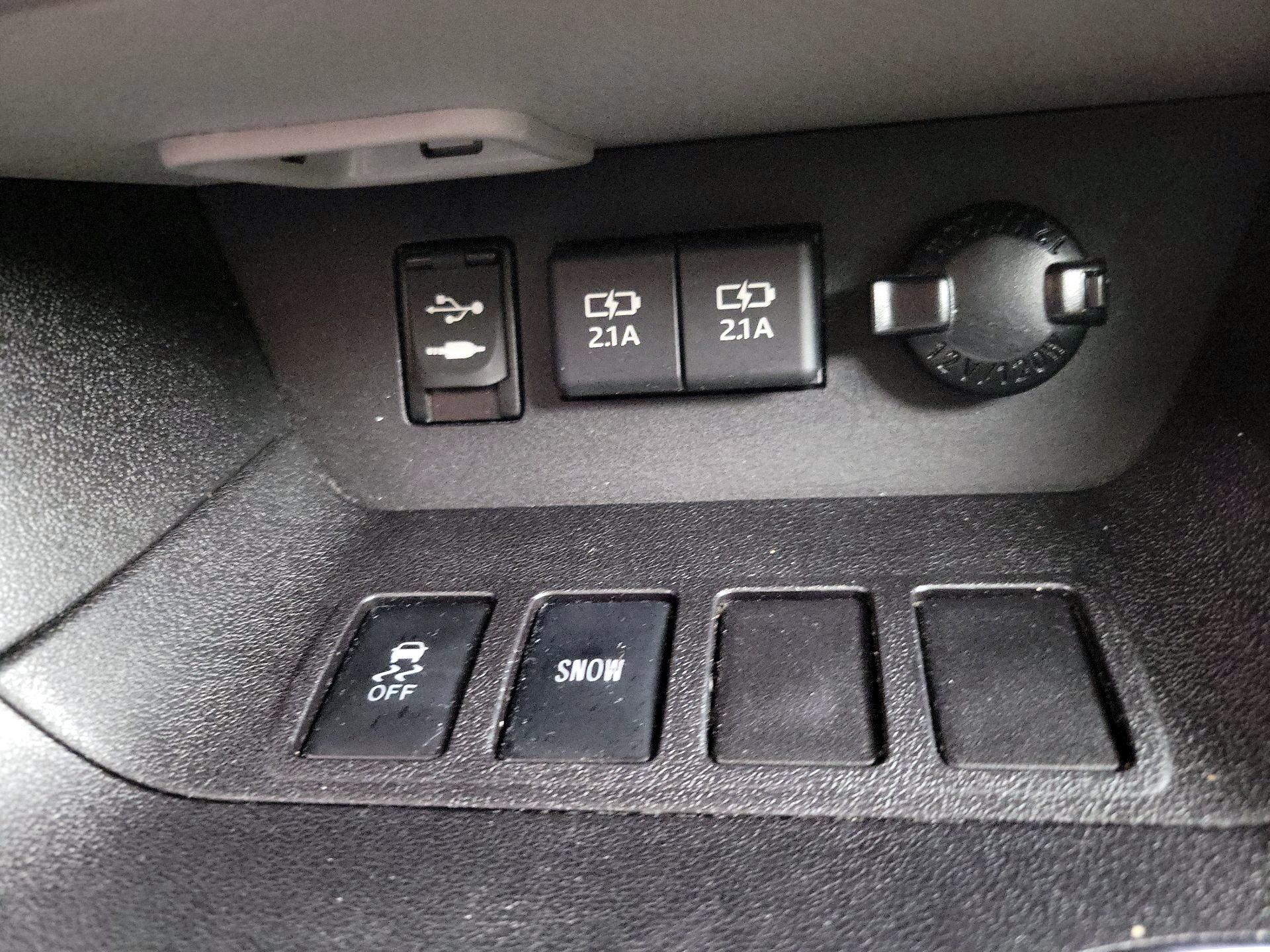 Thumbnail: 2019 Toyota Highlander - 18