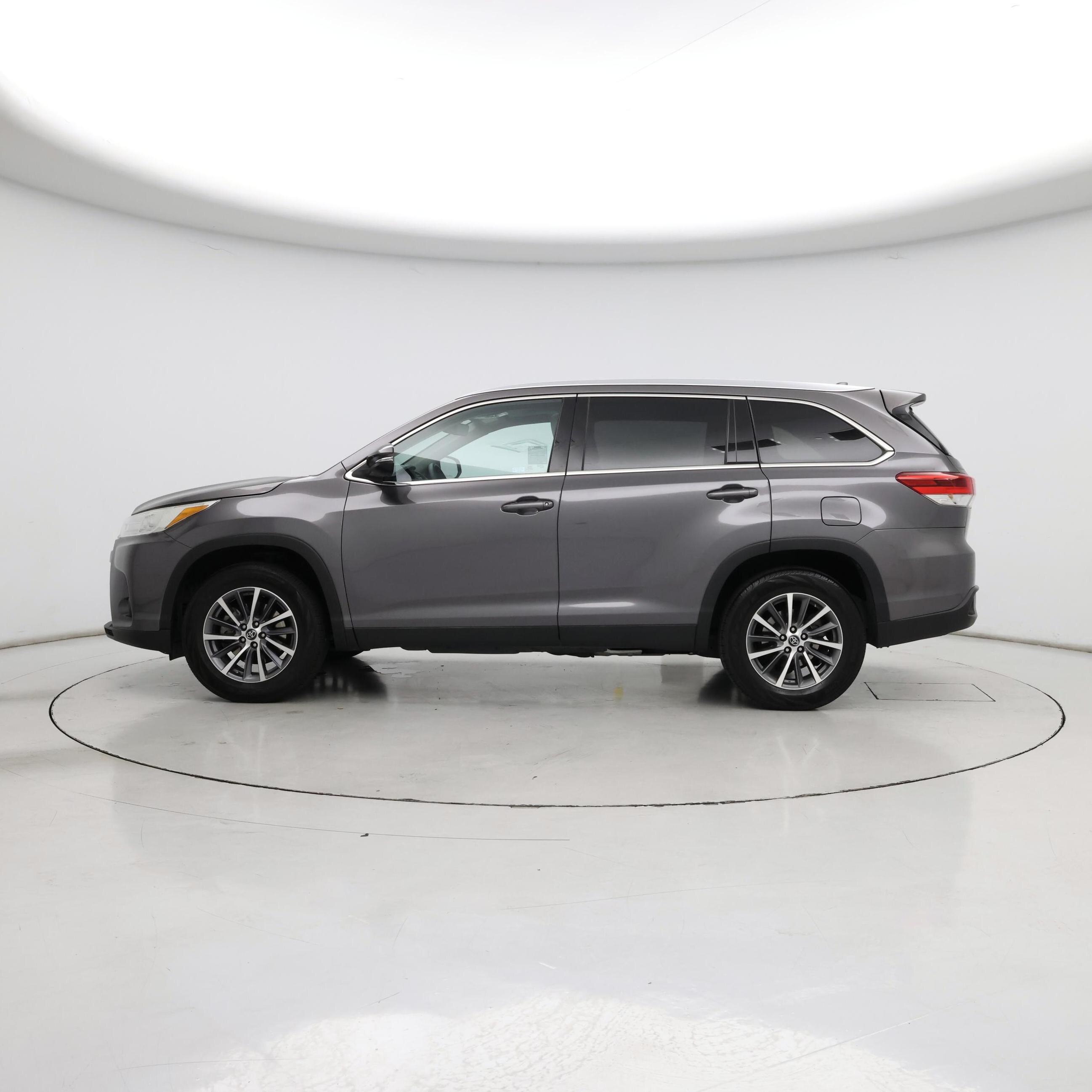 Thumbnail: 2019 Toyota Highlander - 3