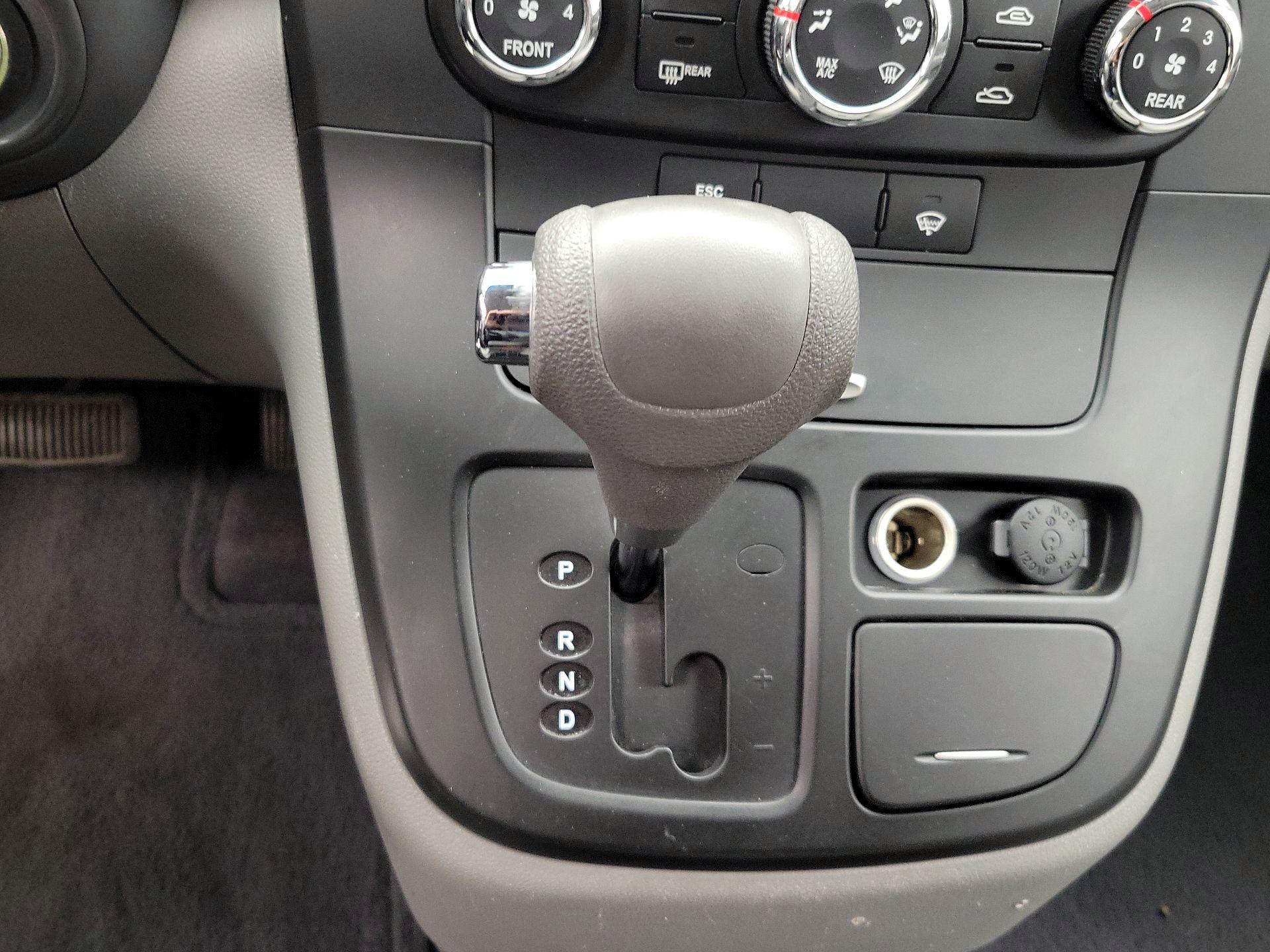 Thumbnail: 2014 Kia Sedona - 16