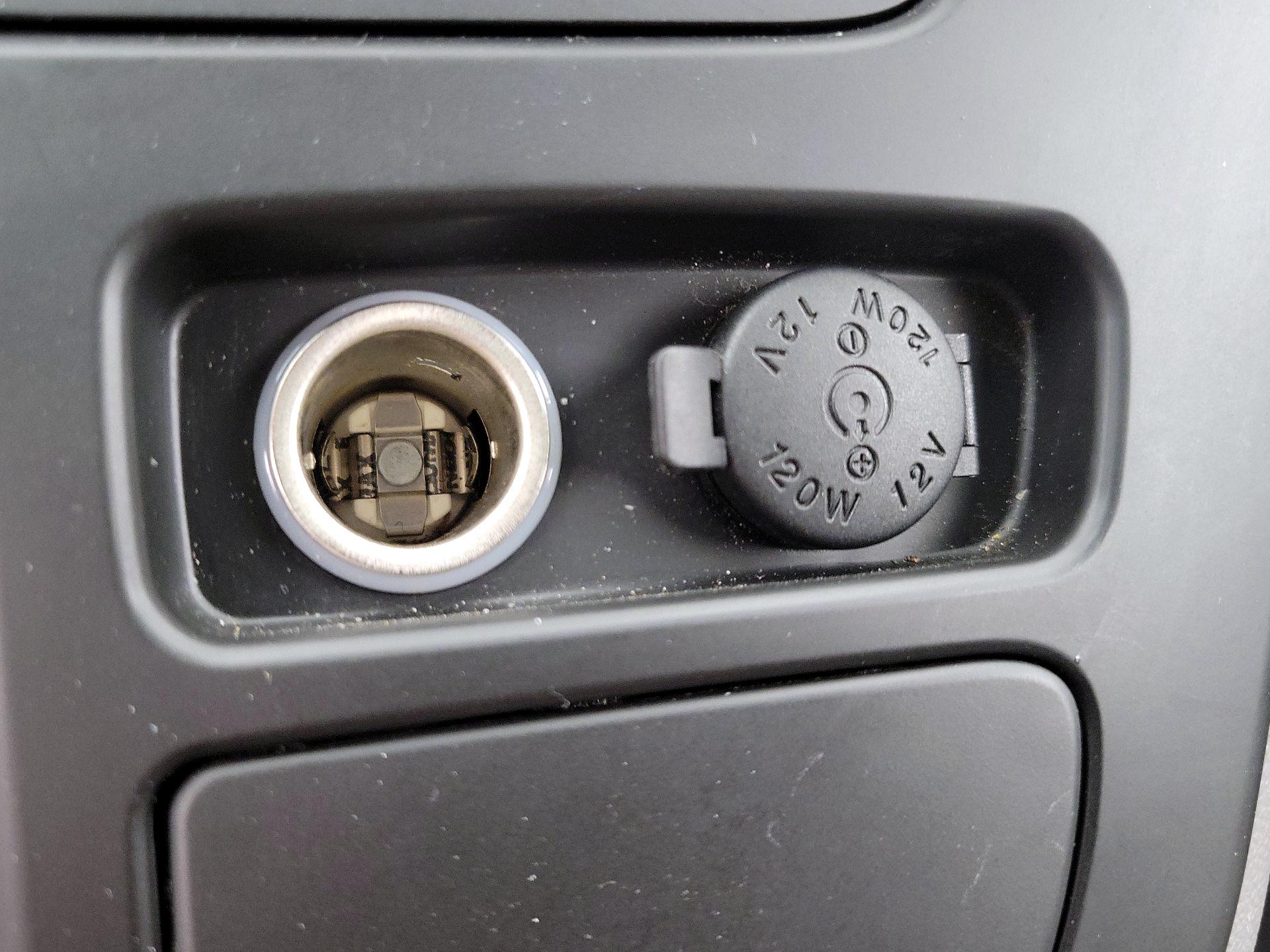 Thumbnail: 2014 Kia Sedona - 17