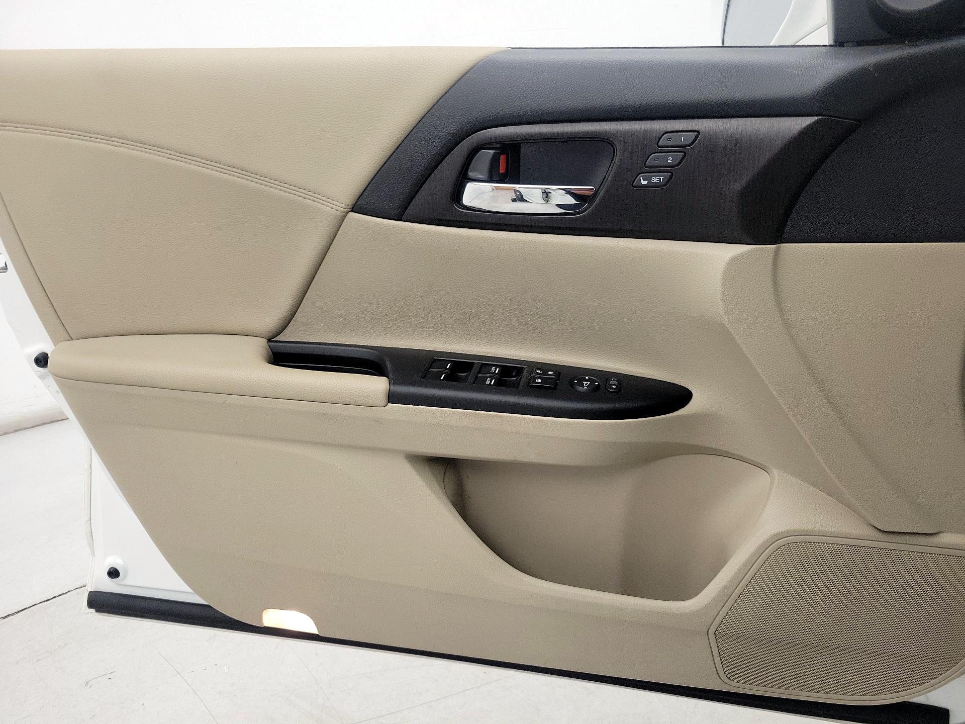 Thumbnail: 2013 Honda Accord - 12
