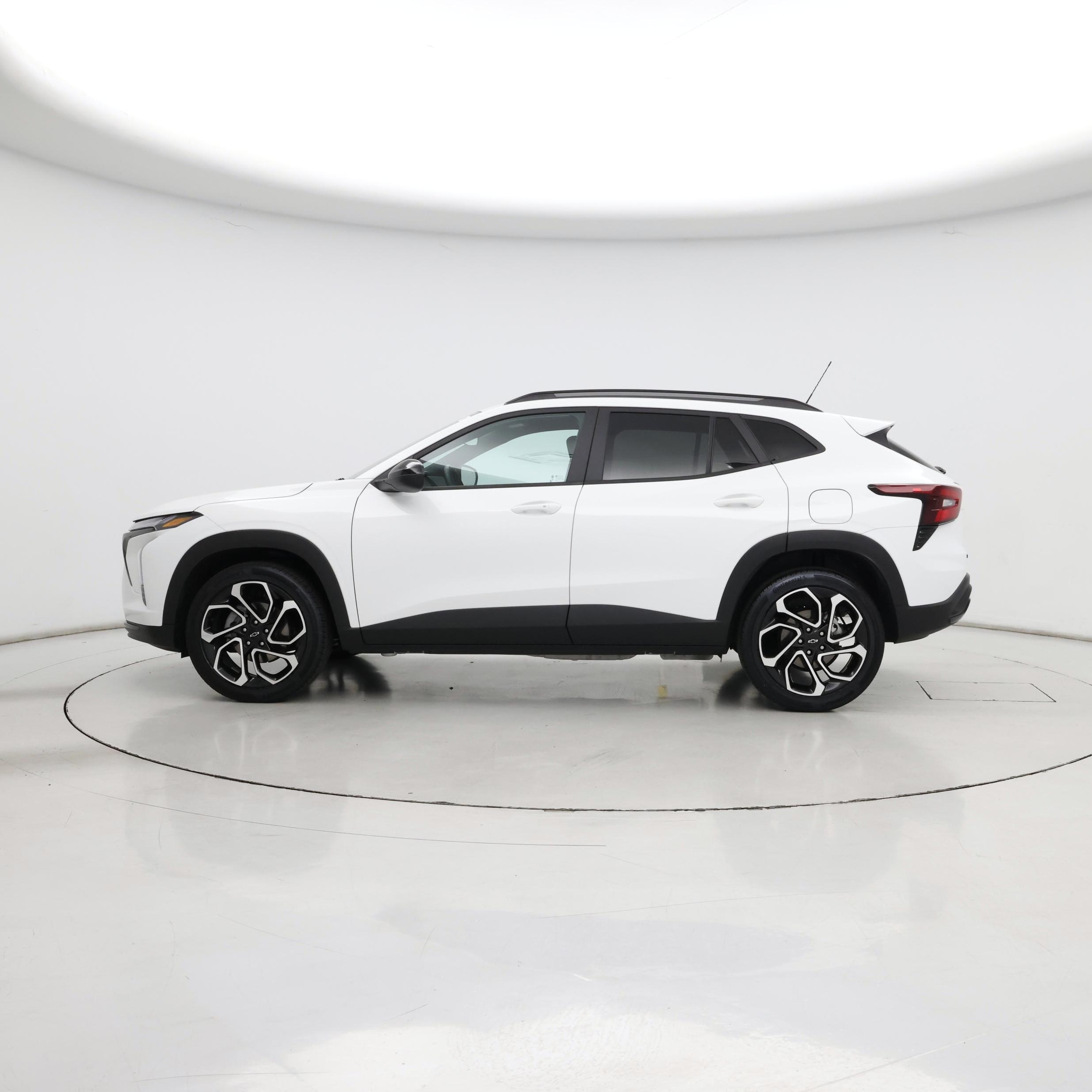 Thumbnail: 2024 Chevrolet Trax - 3