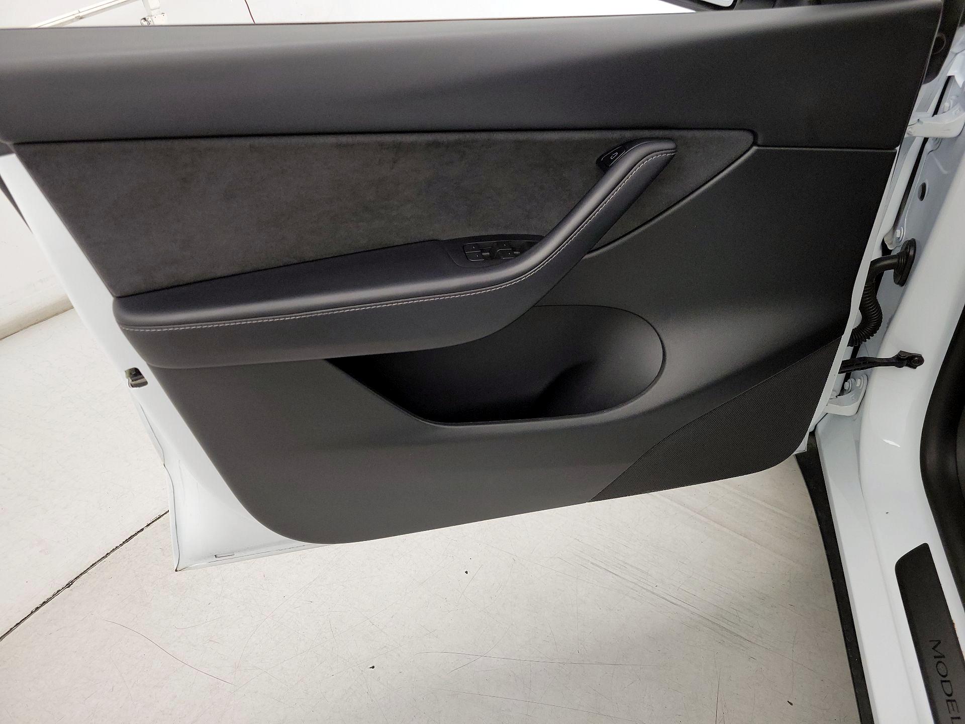 Thumbnail: 2022 Tesla Model Y - 12
