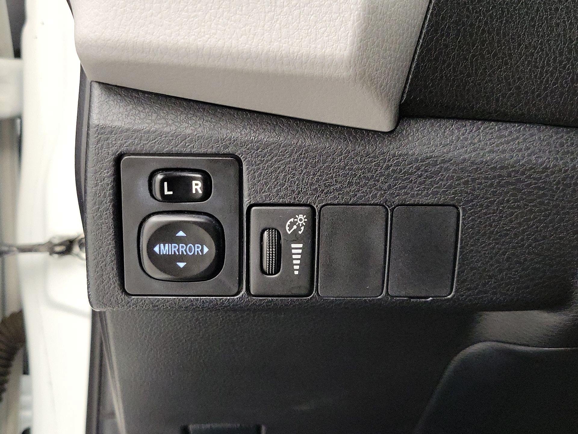 Thumbnail: 2015 Toyota Corolla - 13