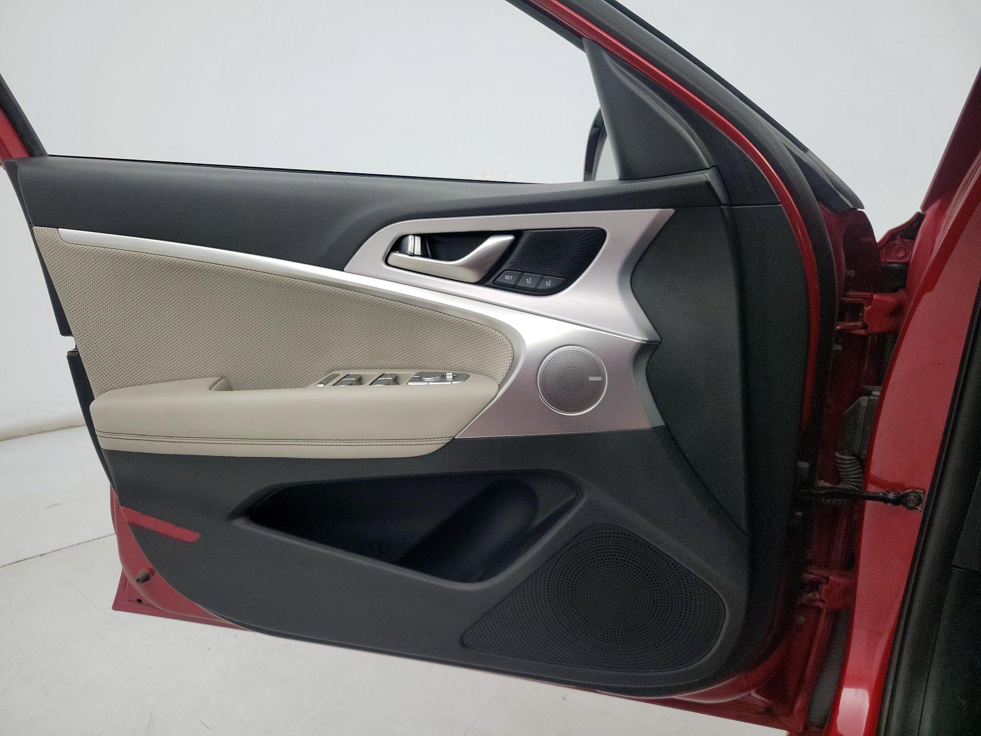 Thumbnail: 2019 Genesis G70 - 12