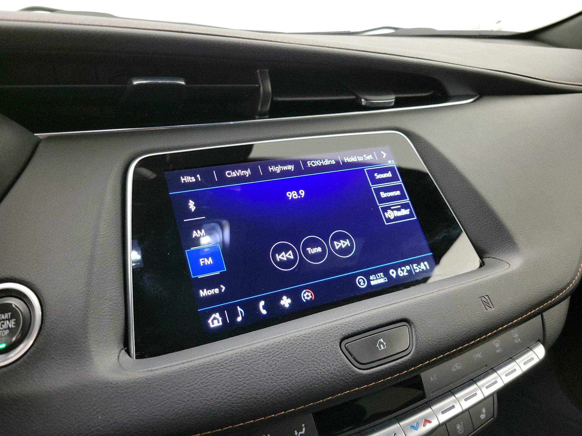 Thumbnail: 2020 Cadillac XT4 - 15