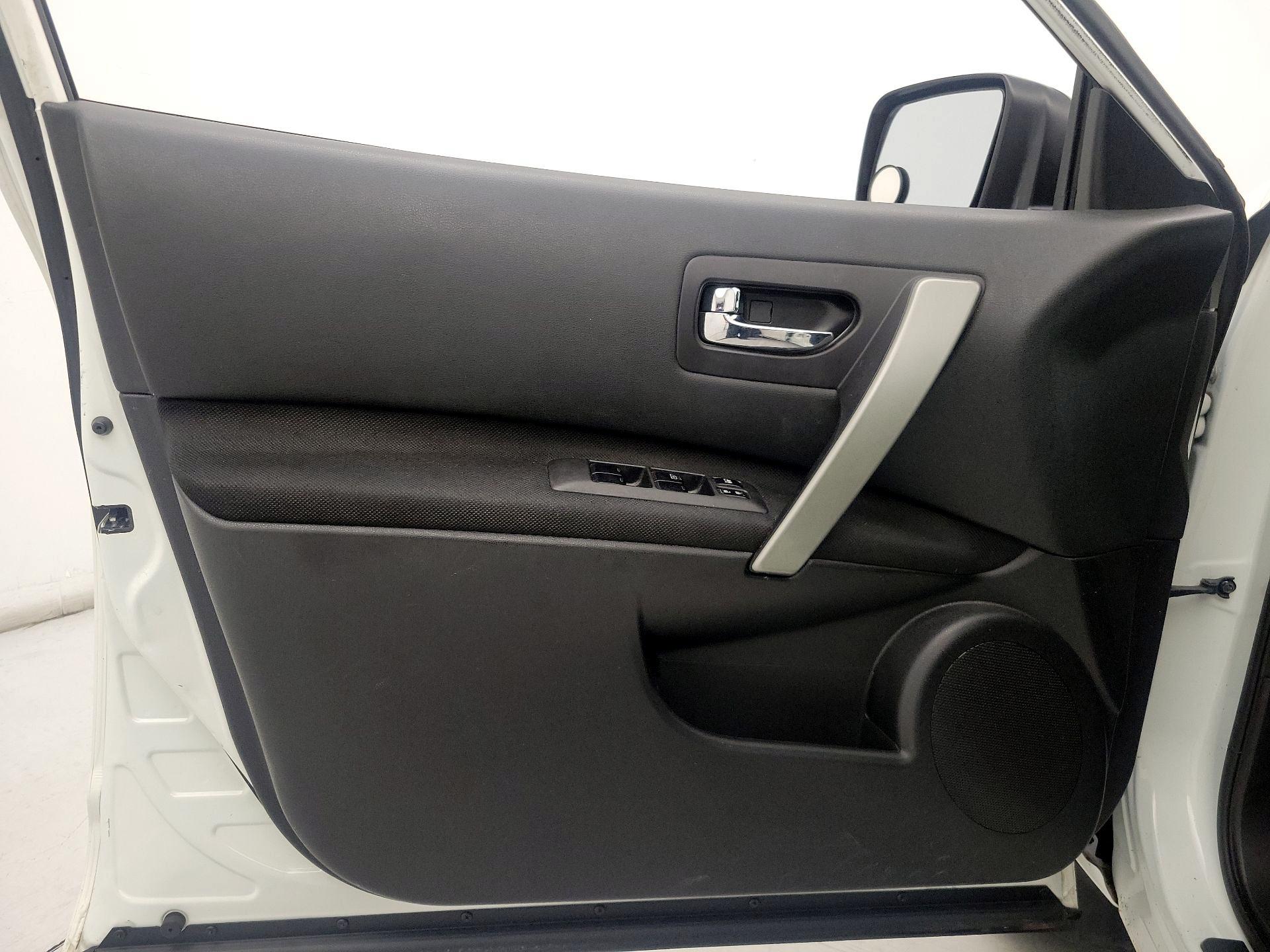 Thumbnail: 2013 Nissan Rogue - 12