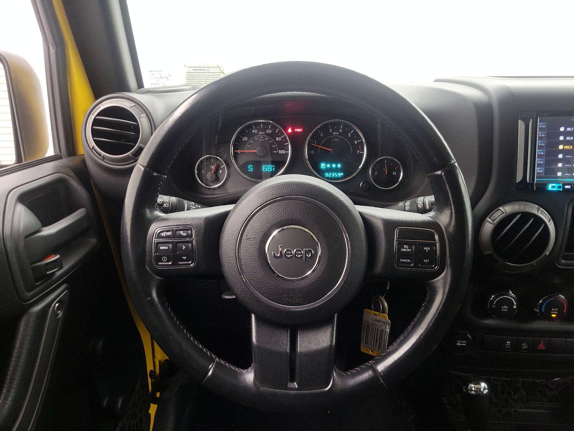 Thumbnail: 2015 Jeep Wrangler - 10