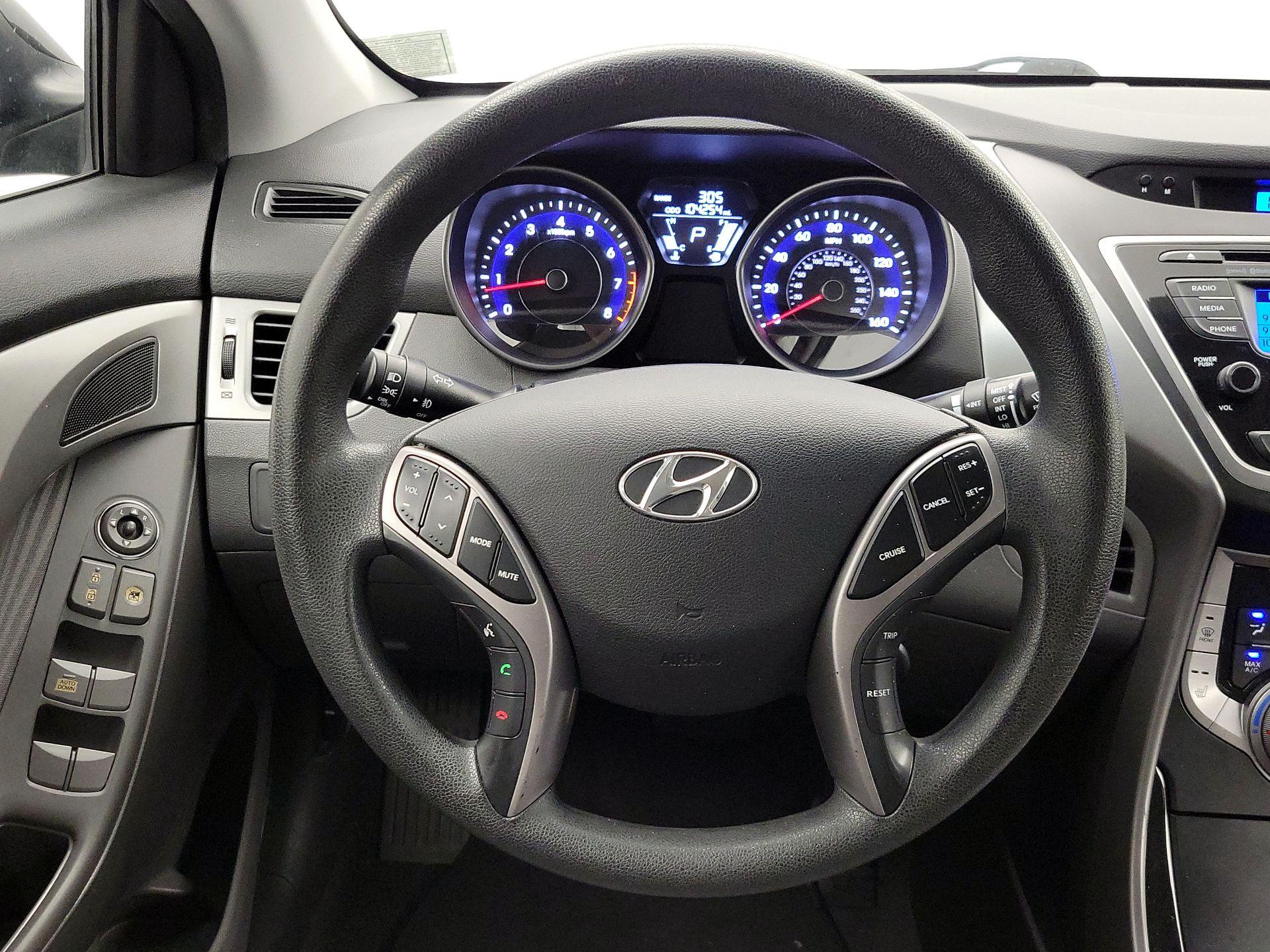 Thumbnail: 2013 Hyundai Elantra - 10