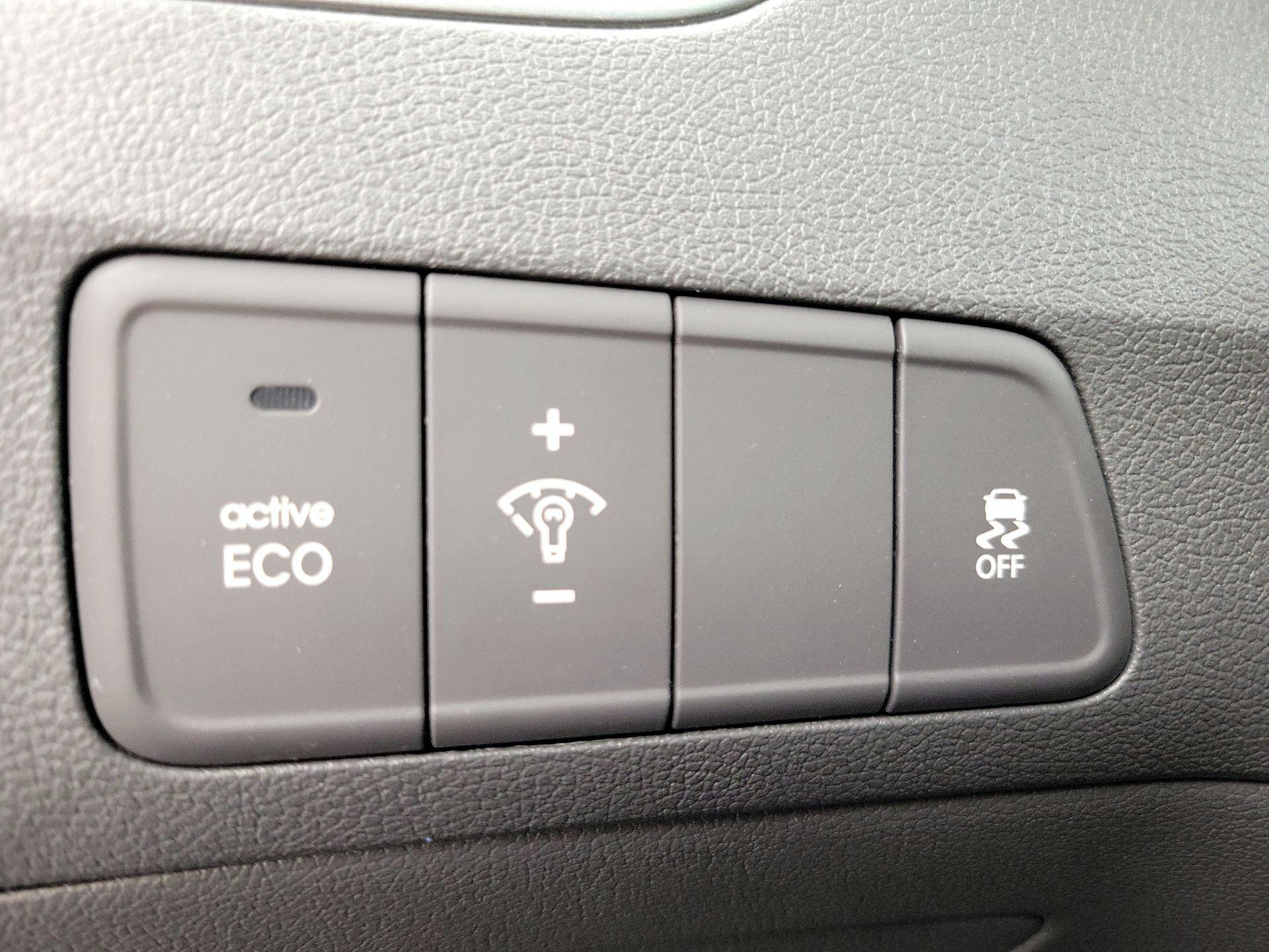Thumbnail: 2013 Hyundai Elantra - 13