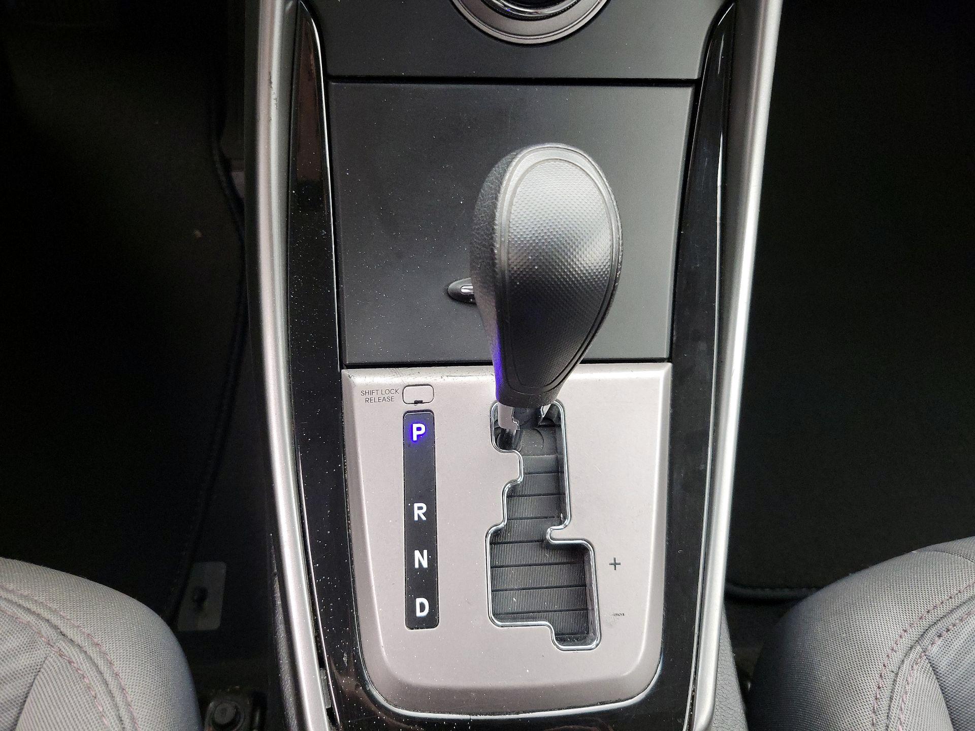 Thumbnail: 2013 Hyundai Elantra - 16