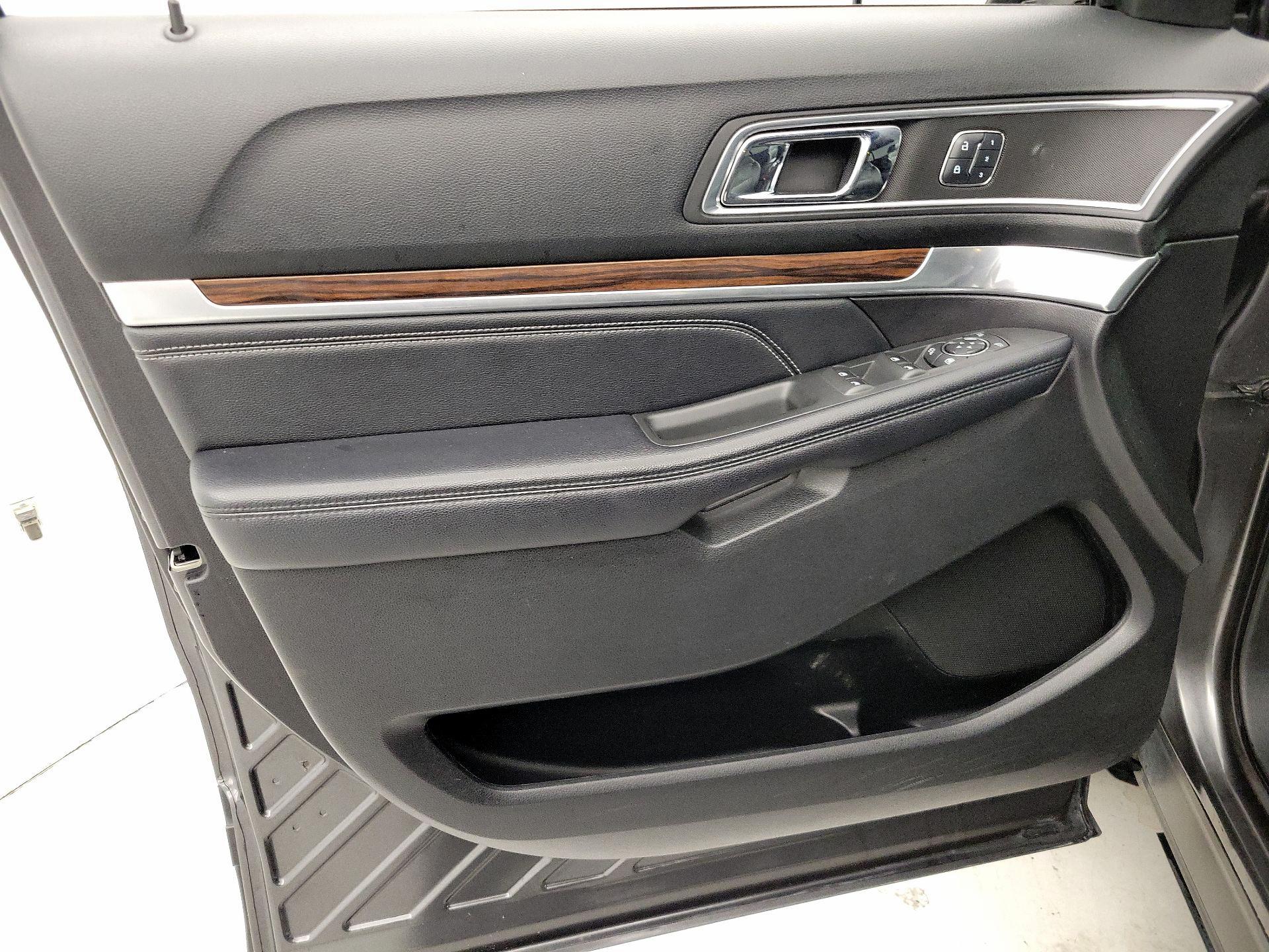 Thumbnail: 2017 Ford Explorer - 12