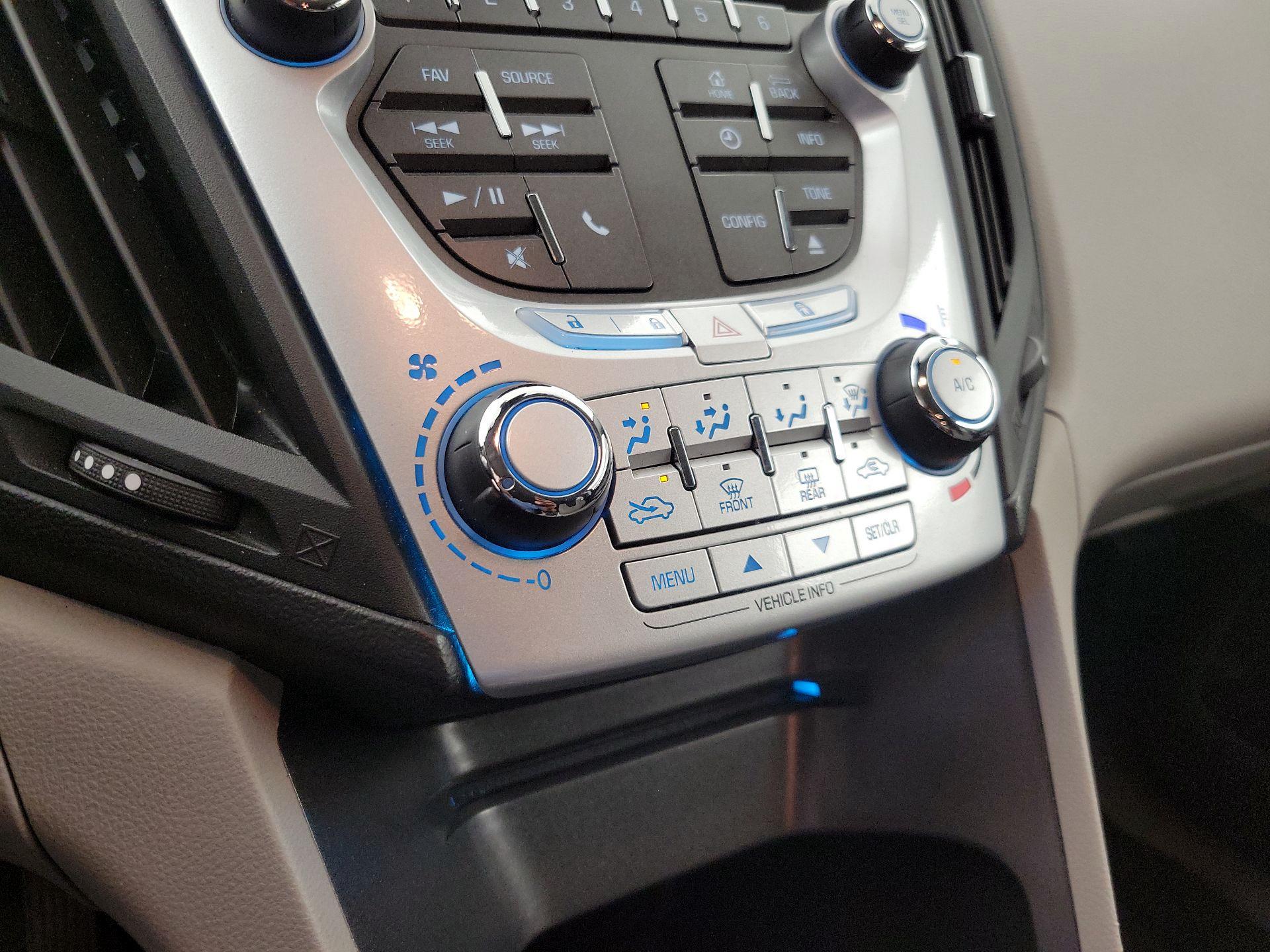 Thumbnail: 2015 Chevrolet Equinox - 16